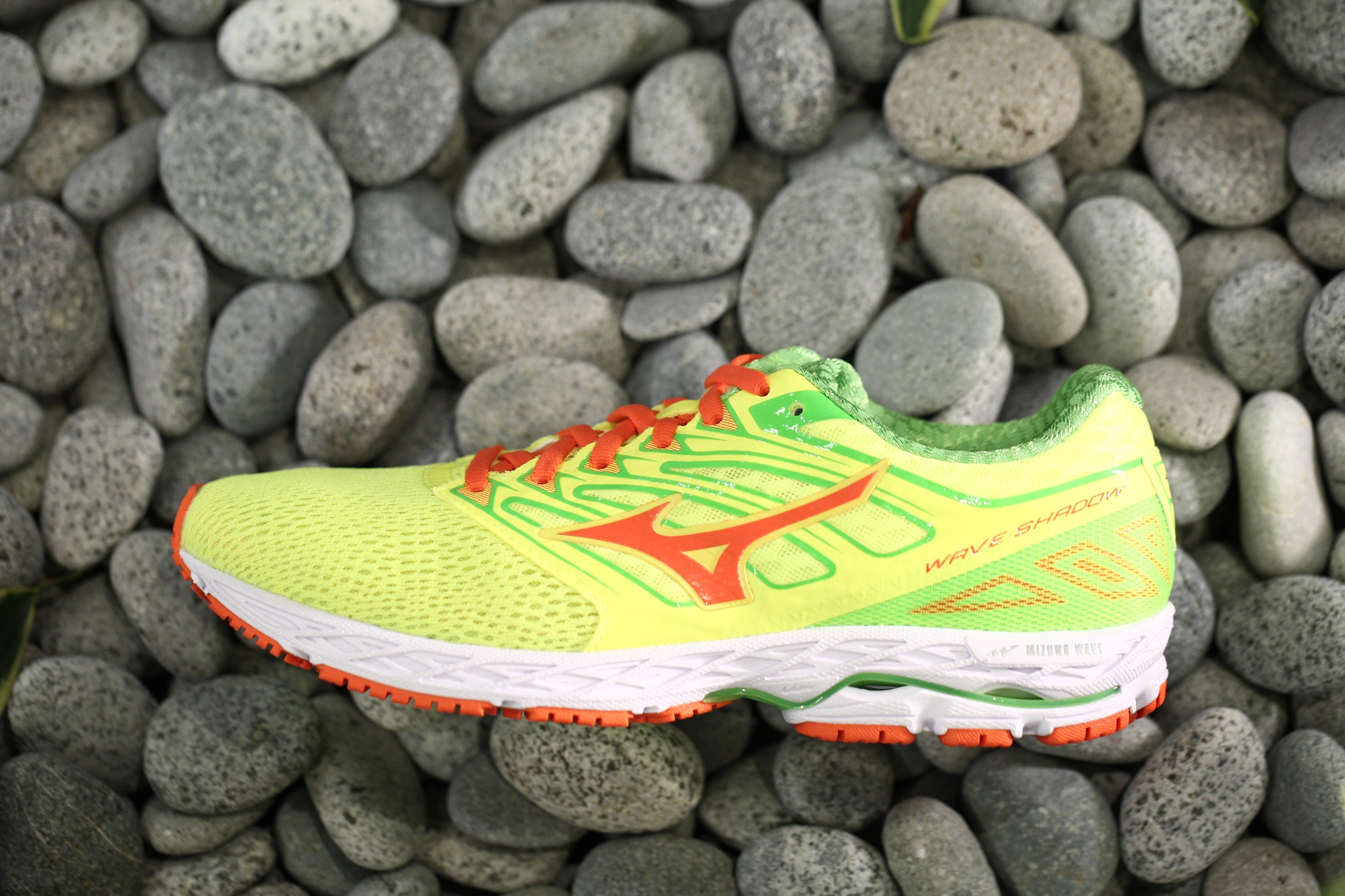 Mizuno Wave Shadow