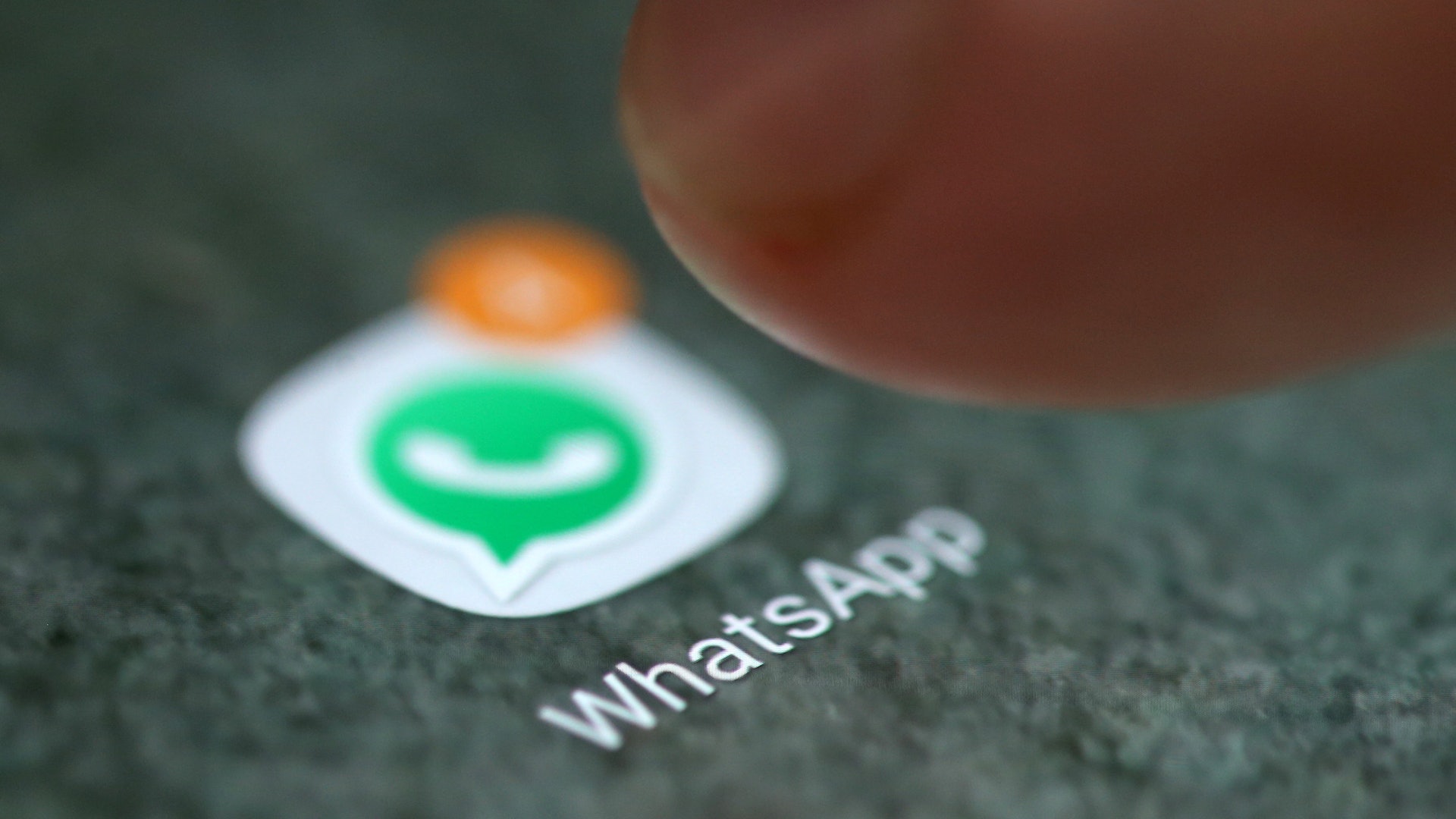 WhatsApp分享實時位置新功能使用教學 「轉個彎就到」從此無得講 WhatsApp分享實時位置新功能使用教學 「轉個彎就到」從此無得講