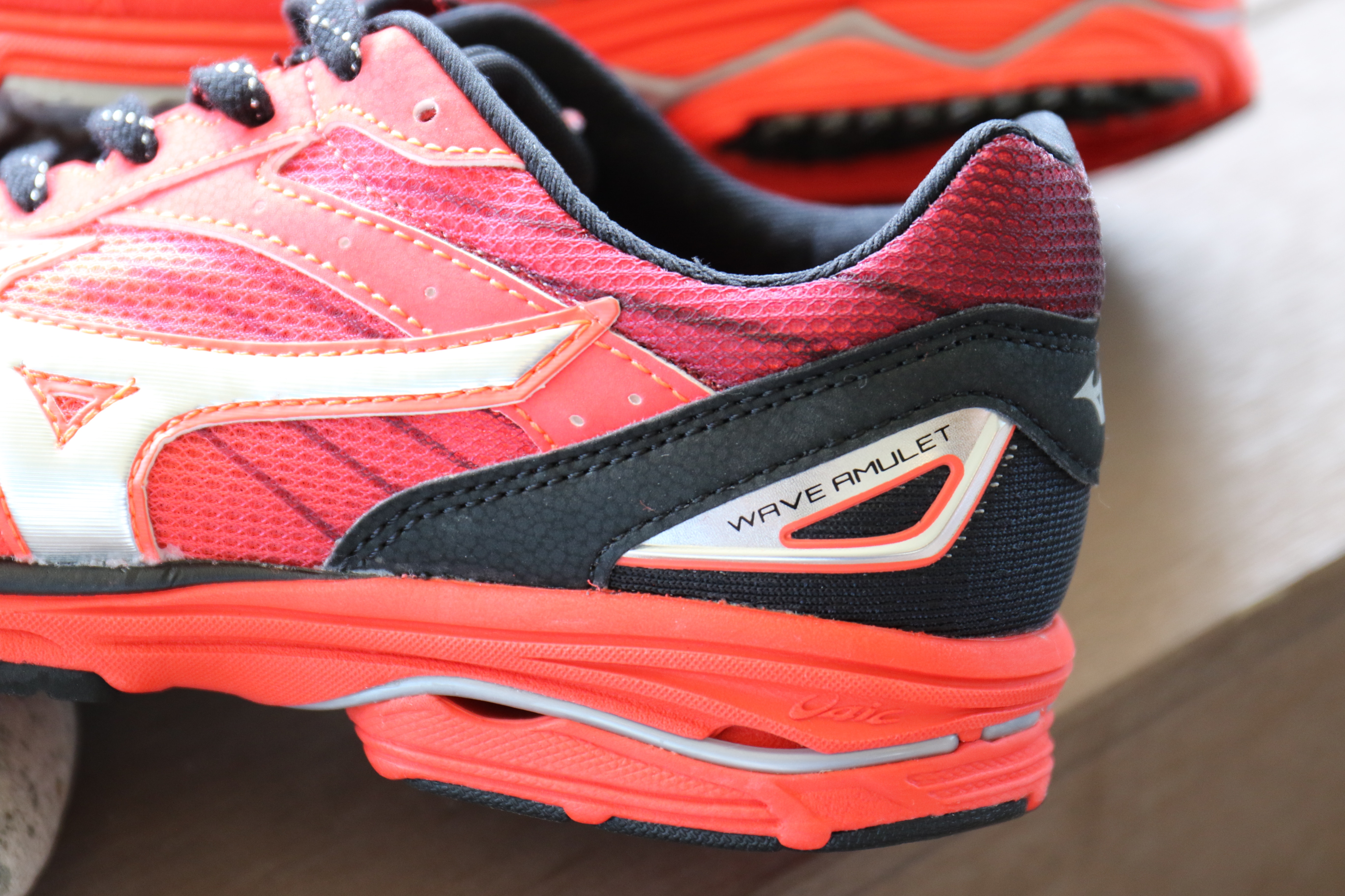 mizuno wave amulet 4 review