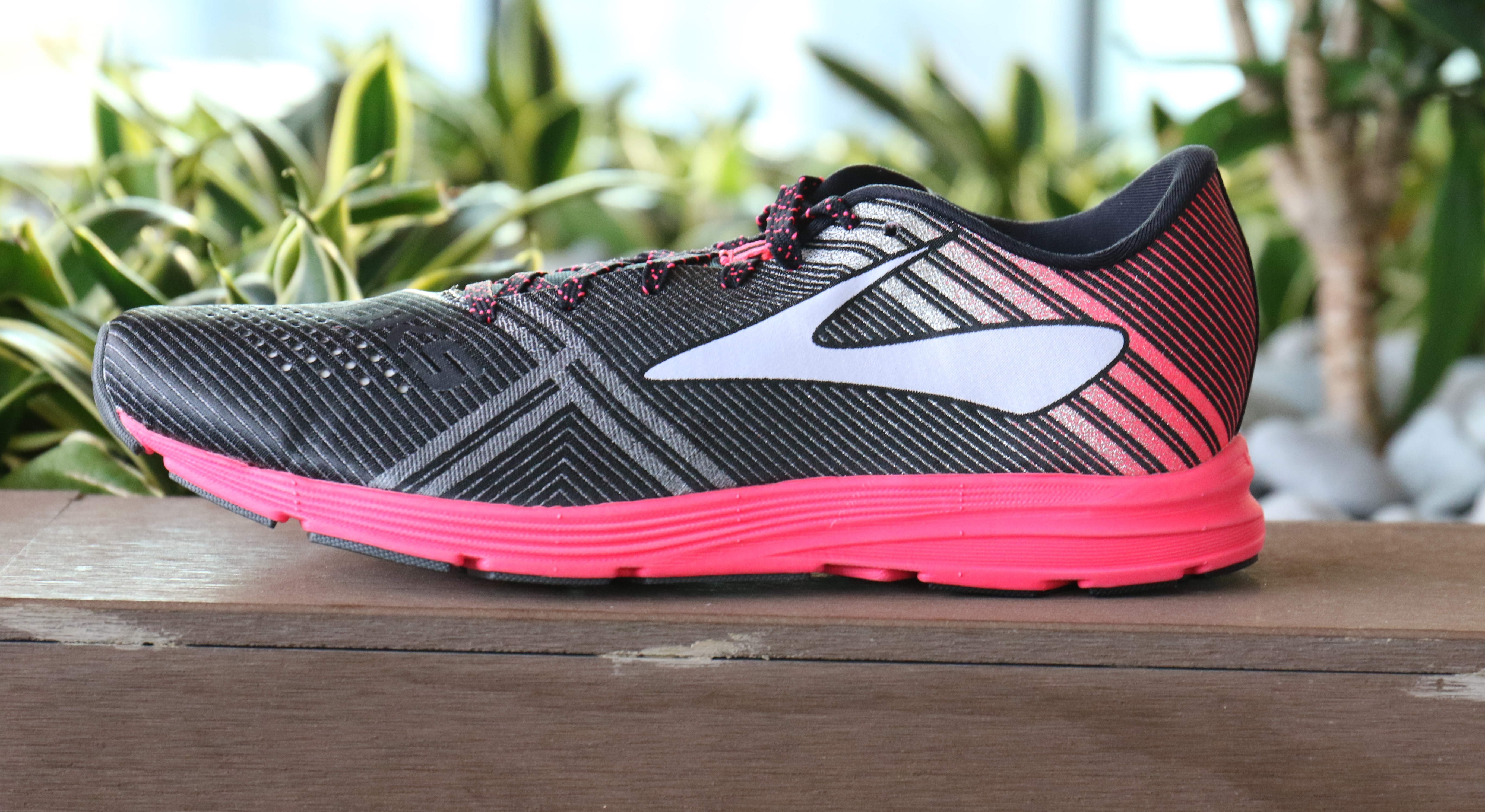 【跑鞋庫】Brooks Hyperion　全無搭帶　修長鞋楦包裹雙腳