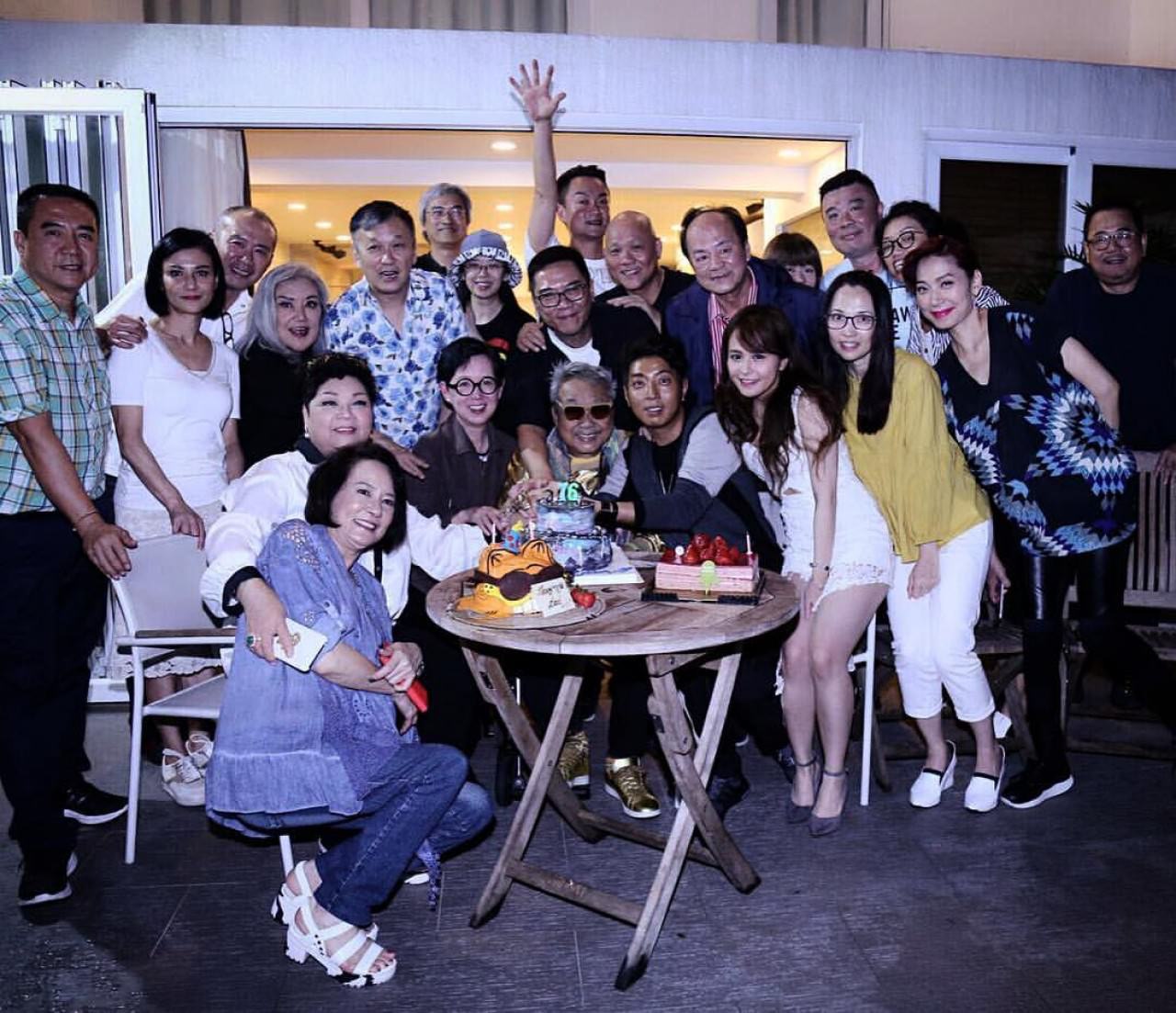 5月慶生時，陳自強仍很精神，關錦鵬導演亦在場。（Facebook圖片）