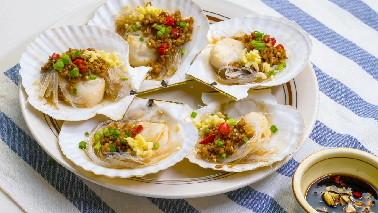 蒜蓉粉絲蒸扇貝食譜】清蒸健康家常菜粉絲索汁香辣惹味 蒜蓉粉絲蒸扇貝食譜】清蒸健康家常菜粉絲索汁香辣惹味