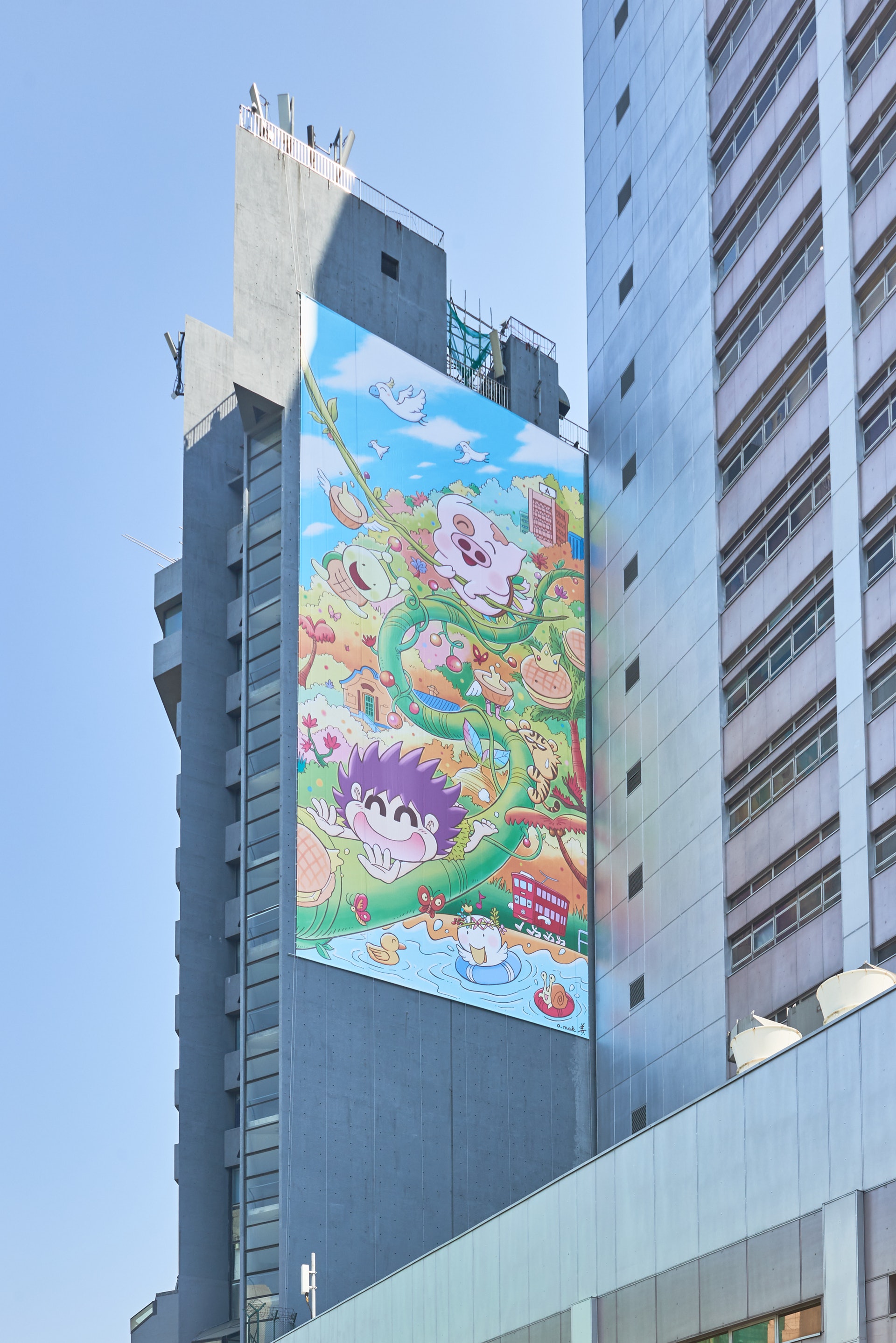 麥兜和森巴都是童年回憶。(漫遊城市—灣仔) 麥兜和森巴都是童年回憶。(漫遊城市—灣仔)