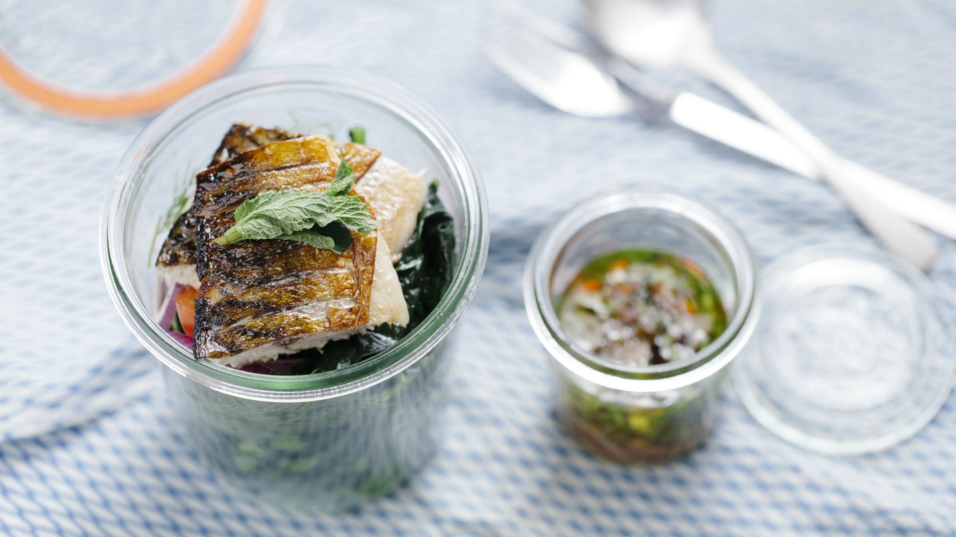 海鮮食譜|香煎鯖魚伴刁草沙律清新健康 15分鐘初夏冷便當 海鮮食譜|香煎鯖魚伴刁草沙律清新健康 15分鐘初夏冷便當