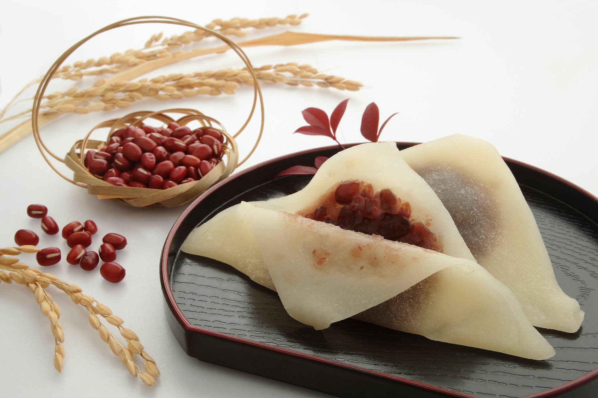 生八橋餅常見以紅豆作餡料。(istock) 生八橋餅常見以紅豆作餡料。(istock)