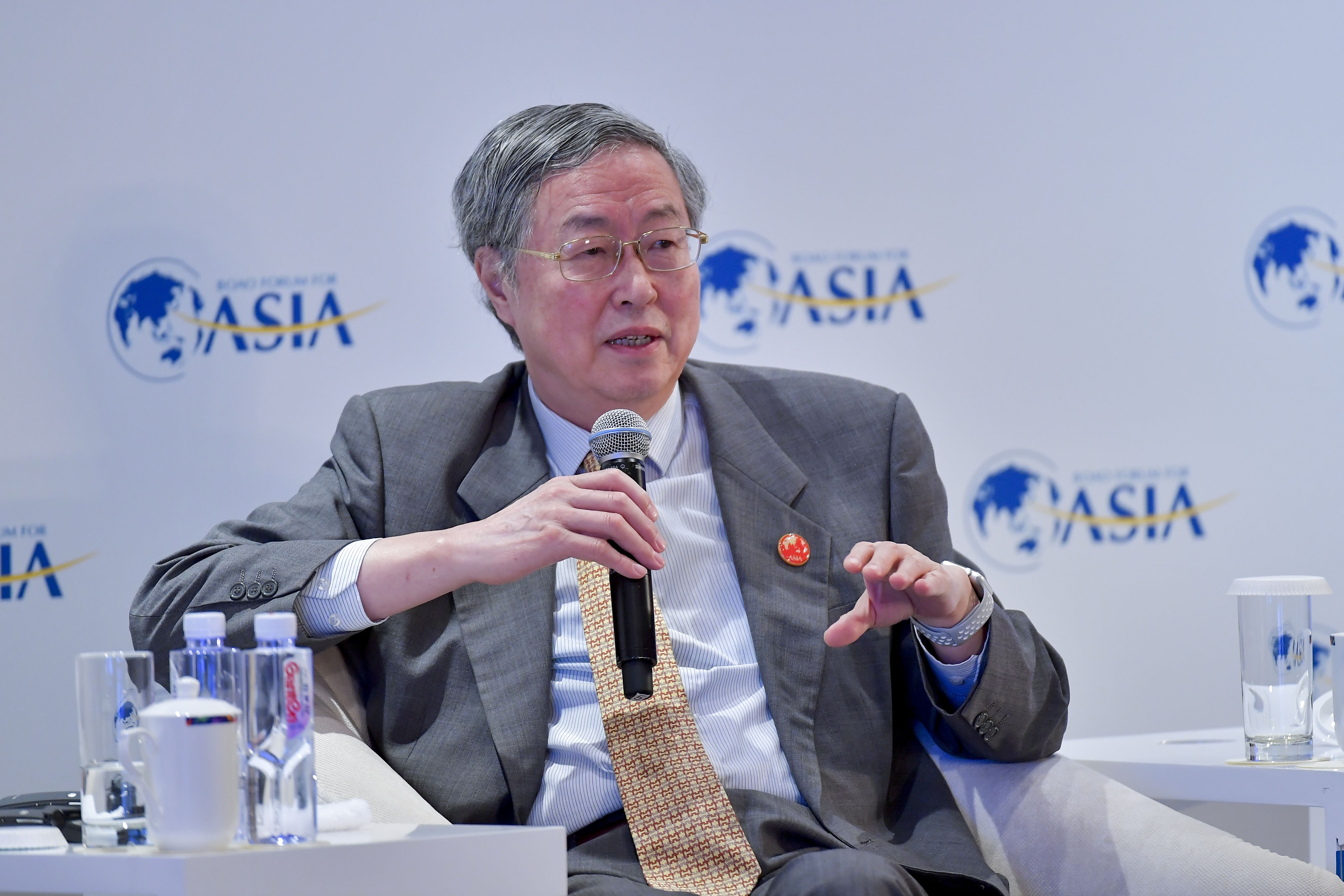 周小川：做金融就要發牌有網企以普惠金融之名行龐氏騙局