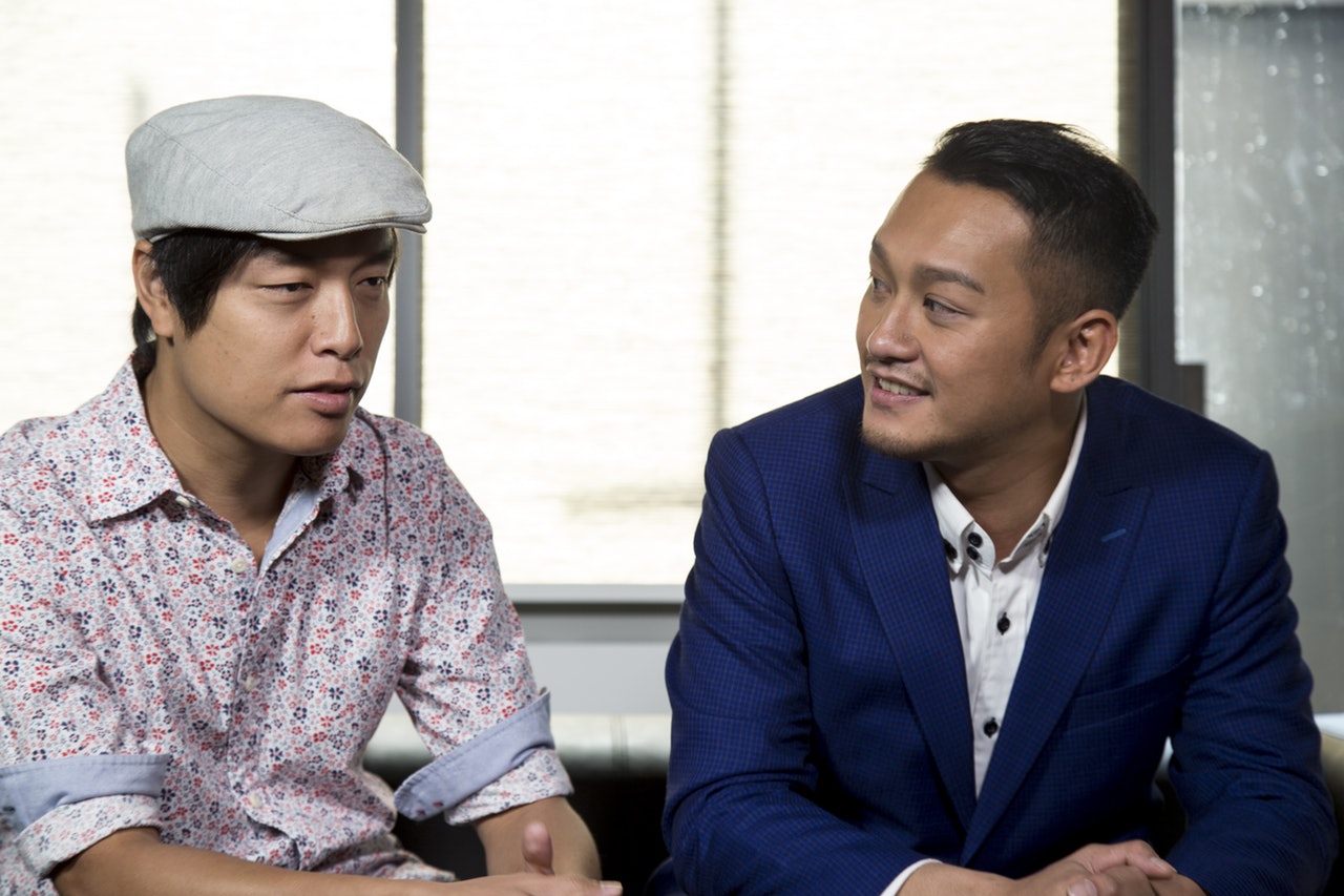 曾為吳浩康寫出《棋王》、《先入為主》、《浪漫時代》等主打作品的音樂人陳思捷,在上堂當天為阿Deep伴奏,二人甚有默契。 曾為吳浩康寫出《棋王》、《先入為主》、《浪漫時代》等主打作品的音樂人陳思捷,在上堂當天為阿Deep伴奏,二人甚有默契。