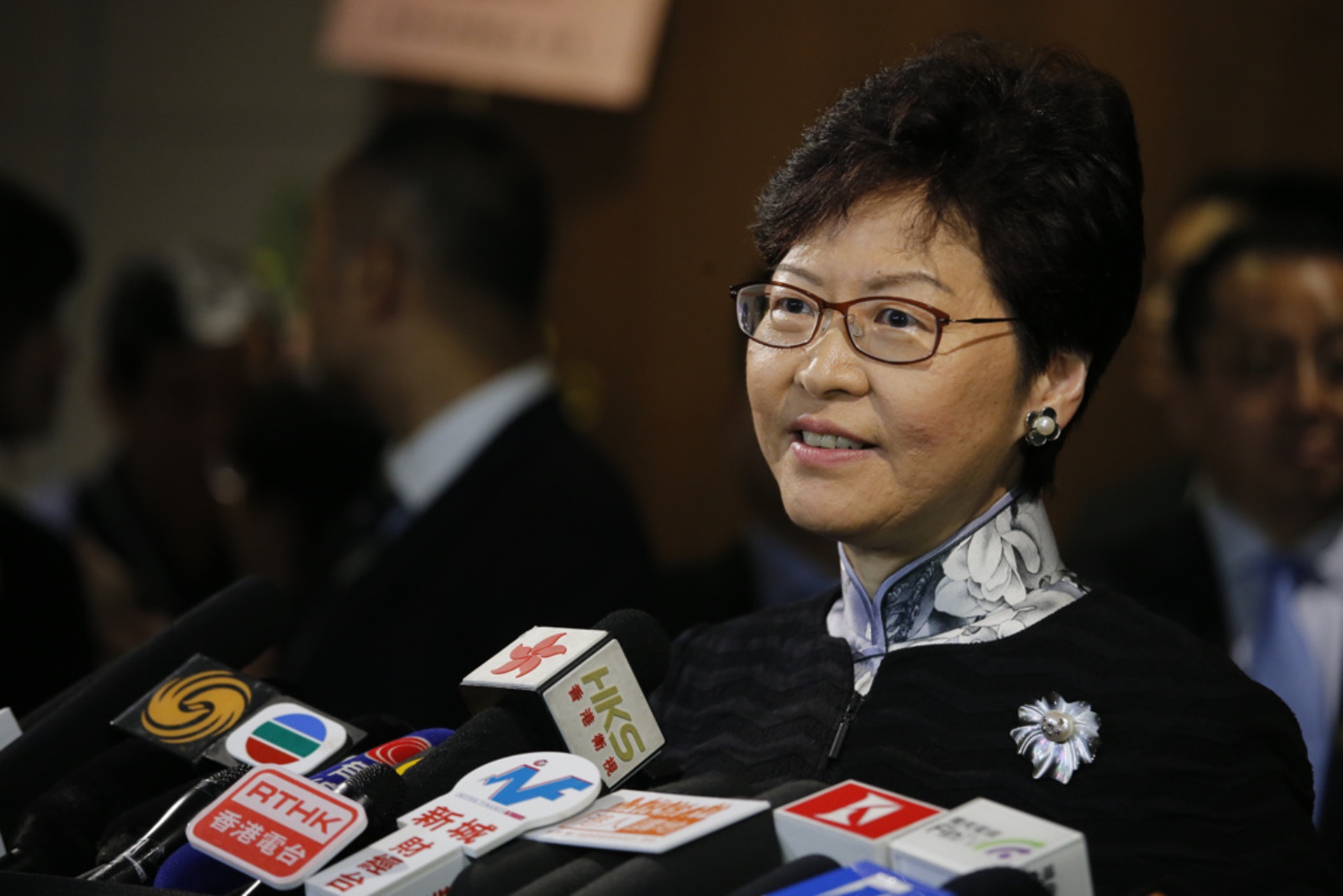 林鄭曾表示,根據本地法律原則,《國歌法》不應設追溯期,變相為追溯期爭議「關上後門」。(資料圖片) 林鄭曾表示,根據本地法律原則,《國歌法》不應設追溯期,變相為追溯期爭議「關上後門」。(資料圖片)