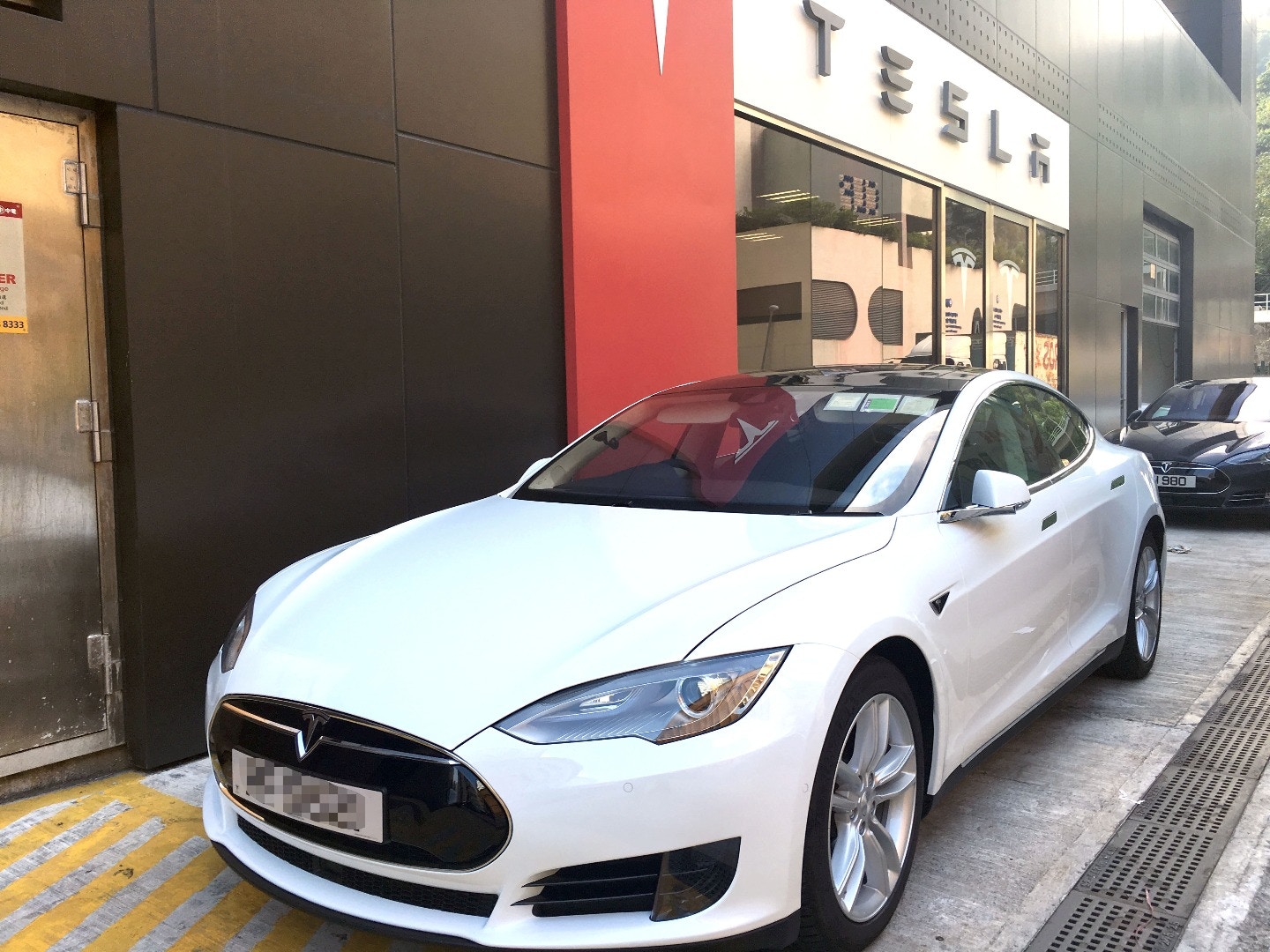 Tesla雖然沒有公布本地電動車銷售數字，但去年廠方推出一連串的購車優惠，的確吸引了不少車主選購。（林勇攝）