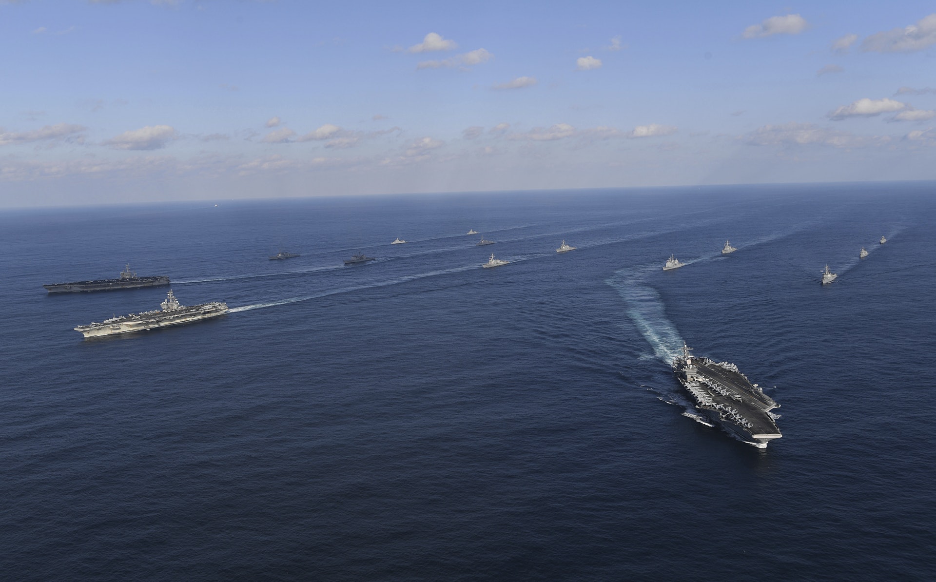 美軍3個航母戰鬥群在11月11日至14日間,齊集西太平洋,參與軍事演習,為10年來首次。(美聯社) 美軍3個航母戰鬥群在11月11日至14日間,齊集西太平洋,參與軍事演習,為10年來首次。(美聯社)