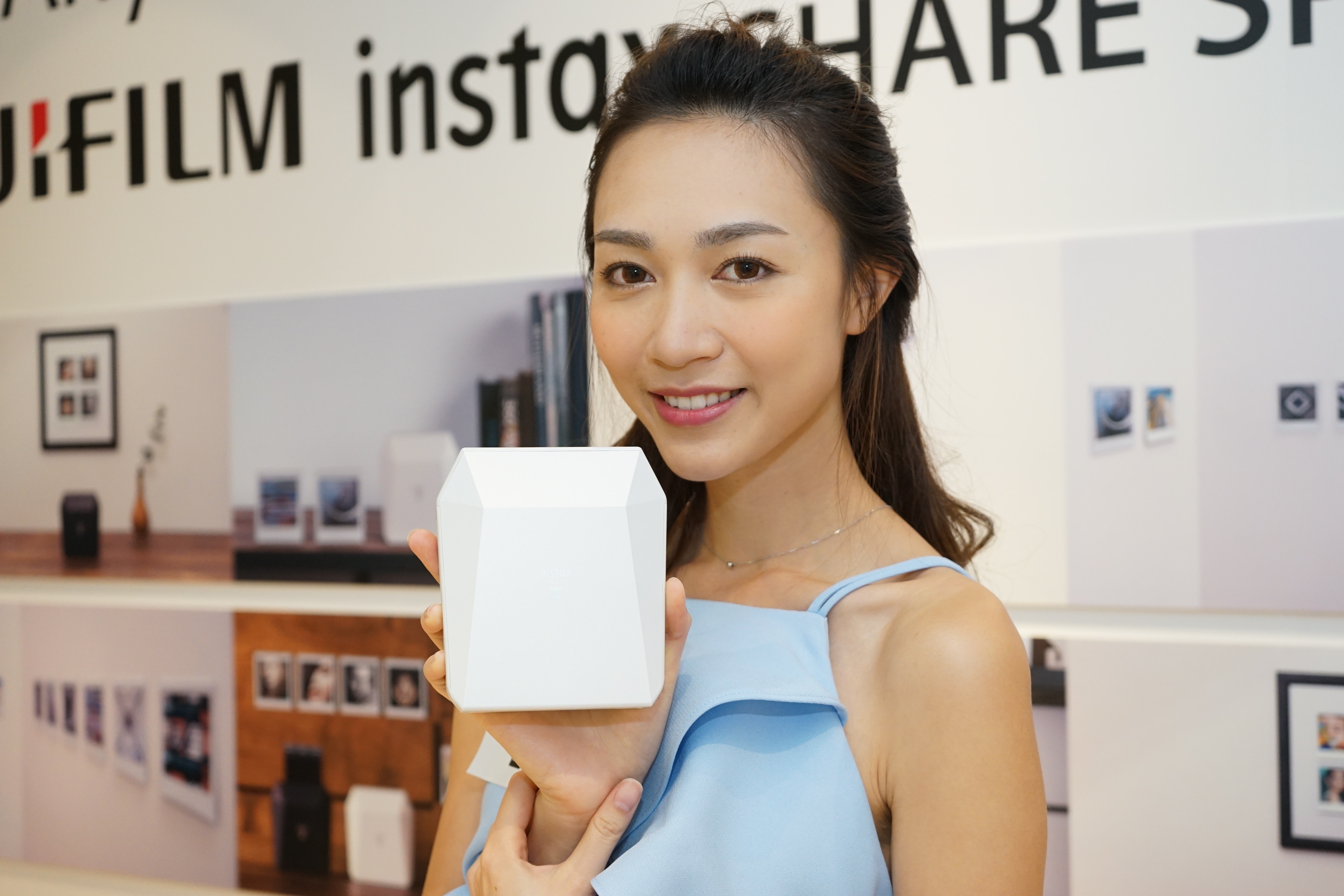 即影即有潮回歸試玩Fujifilm Instax SHARE SP-3 手機印正方相