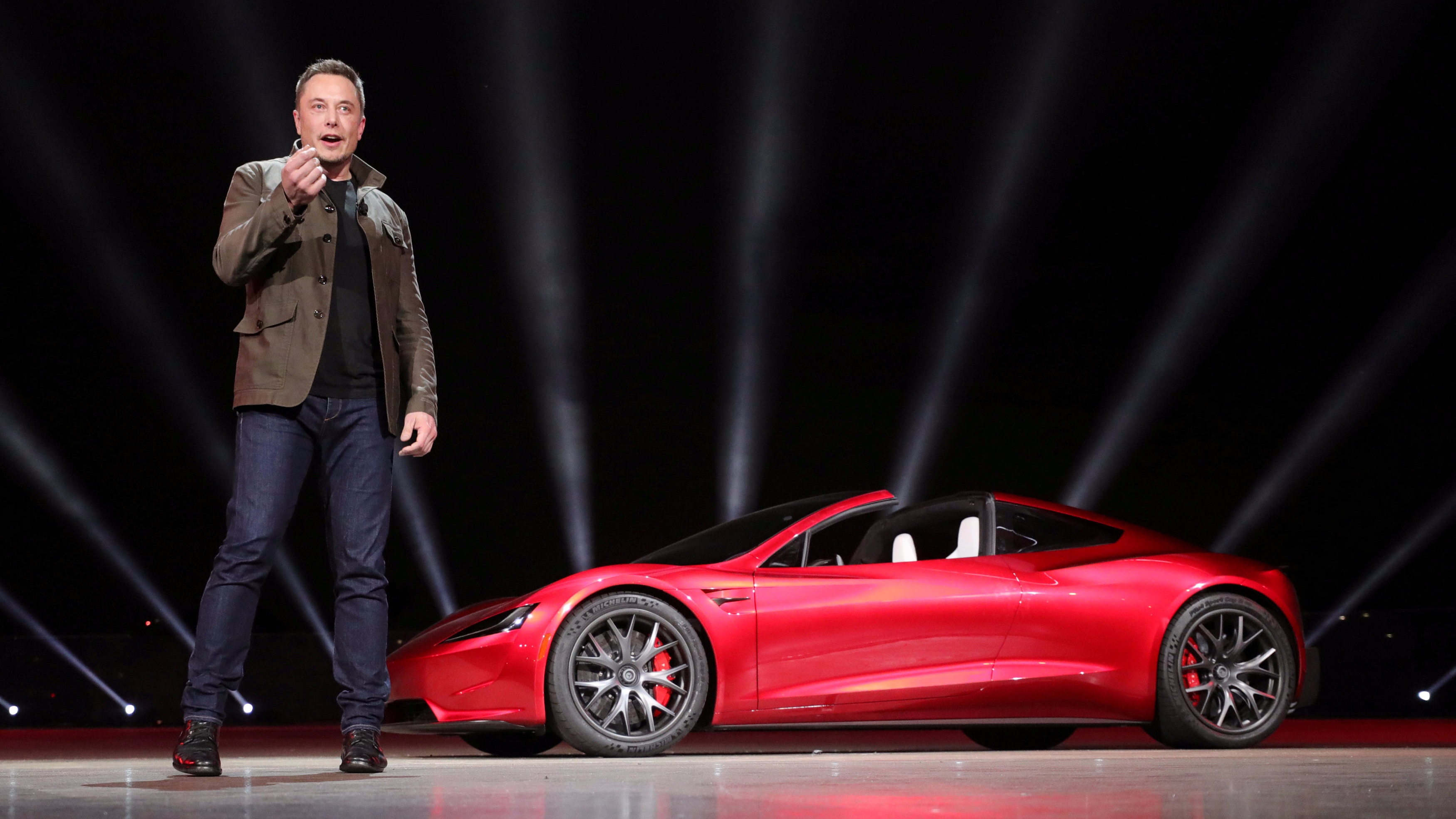 最快電動跑車誕生！全新Tesla最高時速400公里　同場加映電動貨車