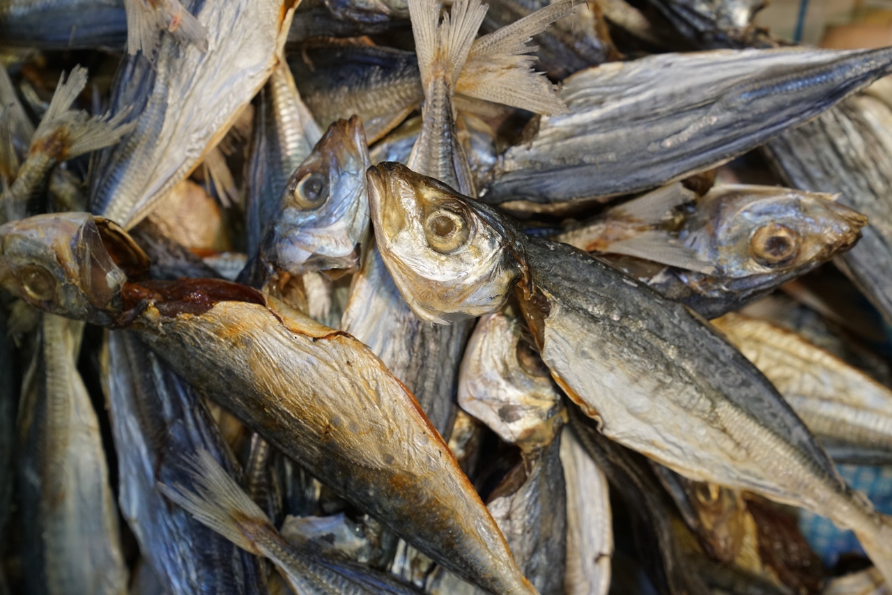 在上環海味街，不難找到中國傳統食品鹹魚。（吳鍾坤攝）