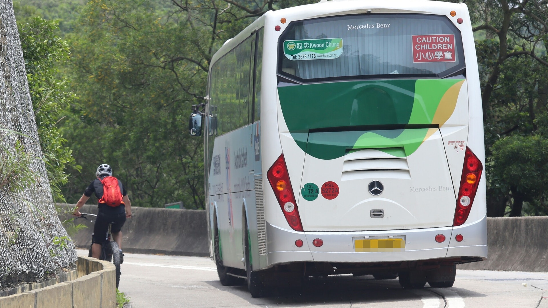 大嶼山道路闊度不符指引巴士單車人牛爭路 香港01 社會新聞 大嶼山道路闊度不符指引巴士單車人牛爭路 香港01 社會新聞