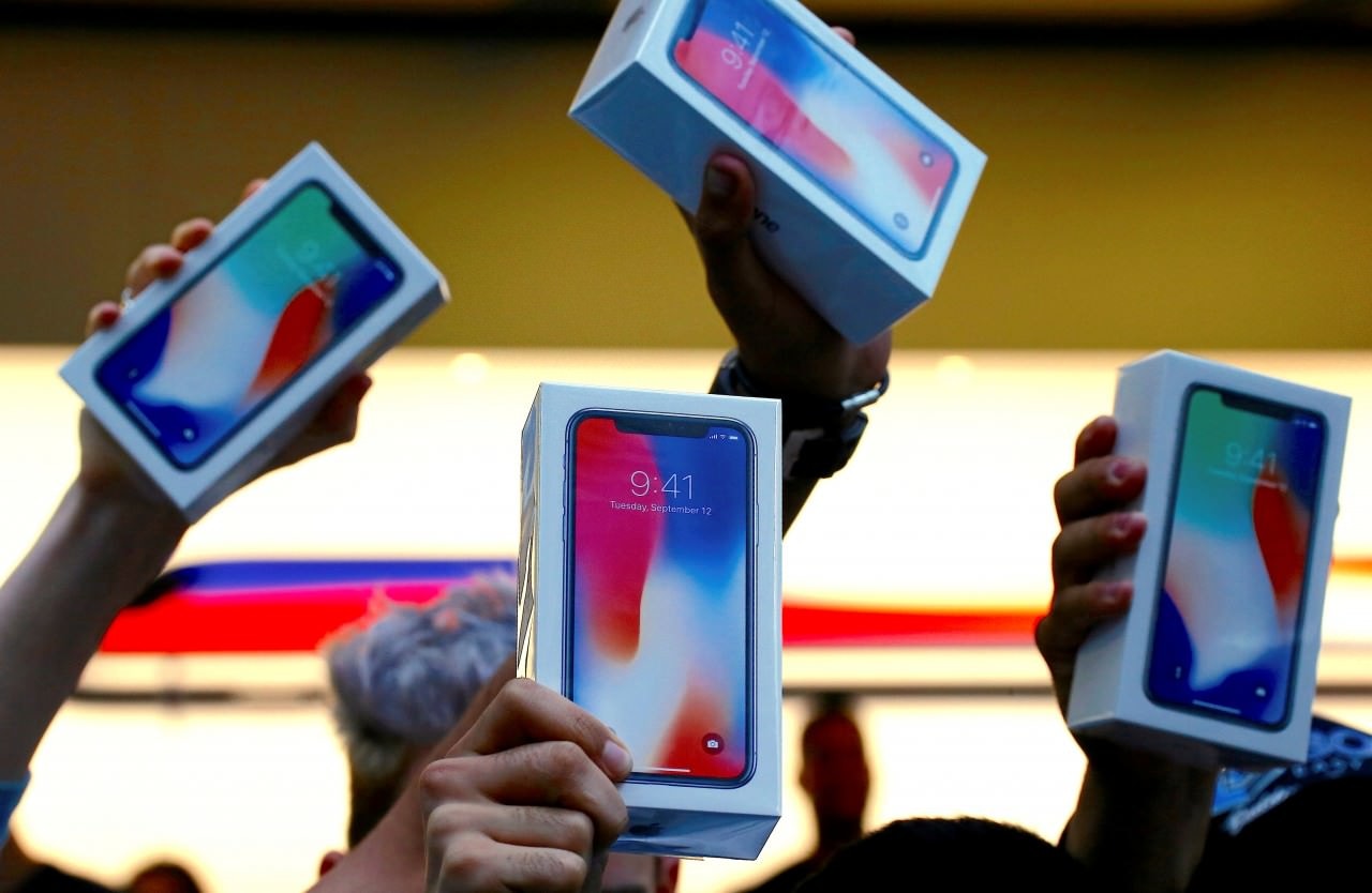 iPhoneX工廠僱實習生非法加班日做11小時　鴻海：學生自願