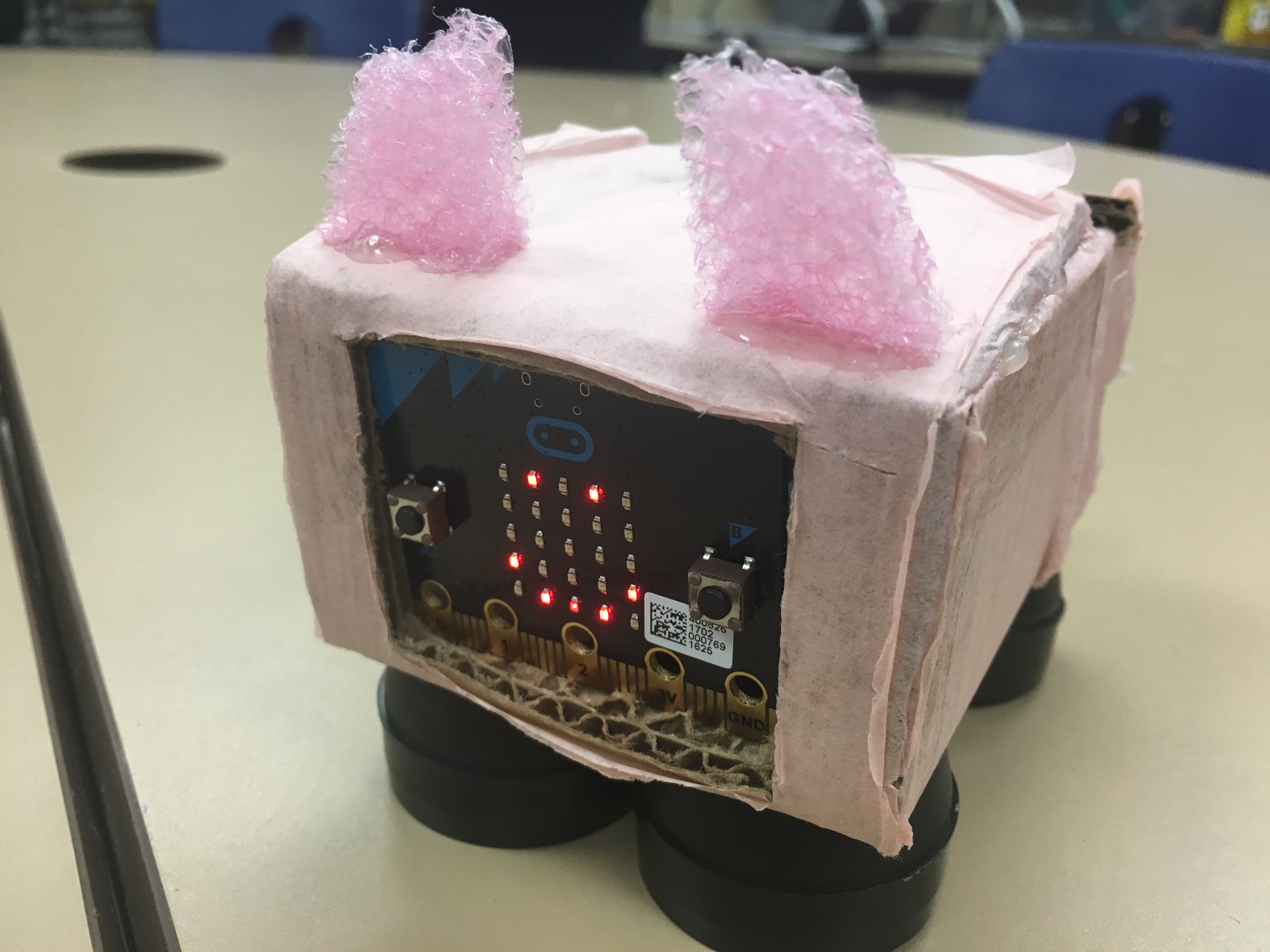 電子「豬仔錢箱」。（micro:bit官網圖片）