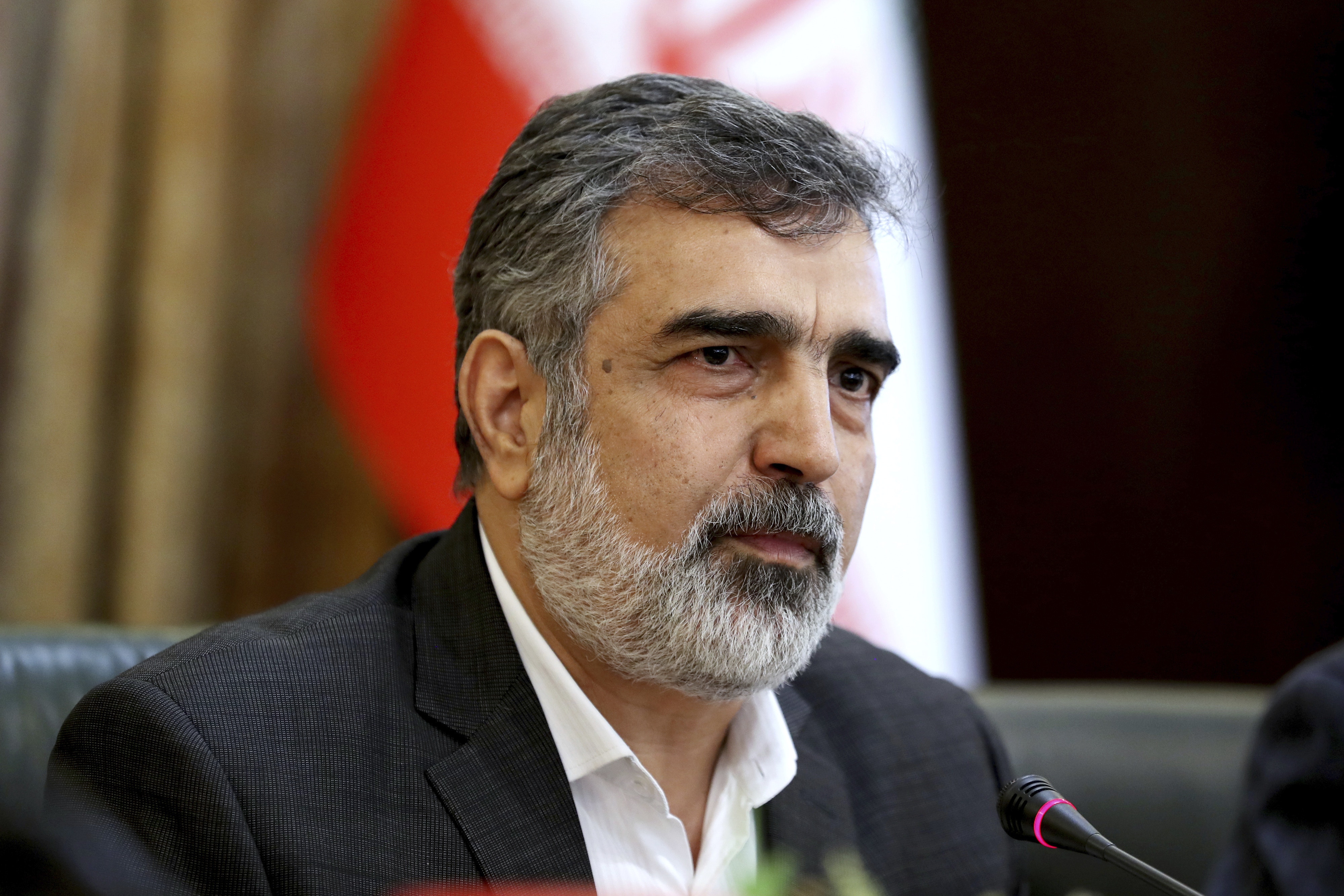 伊朗原子能組織發言人卡邁勒萬迪（Behrouz Kamalvandi）7月7日在德黑蘭的記者會上講話。（AP）