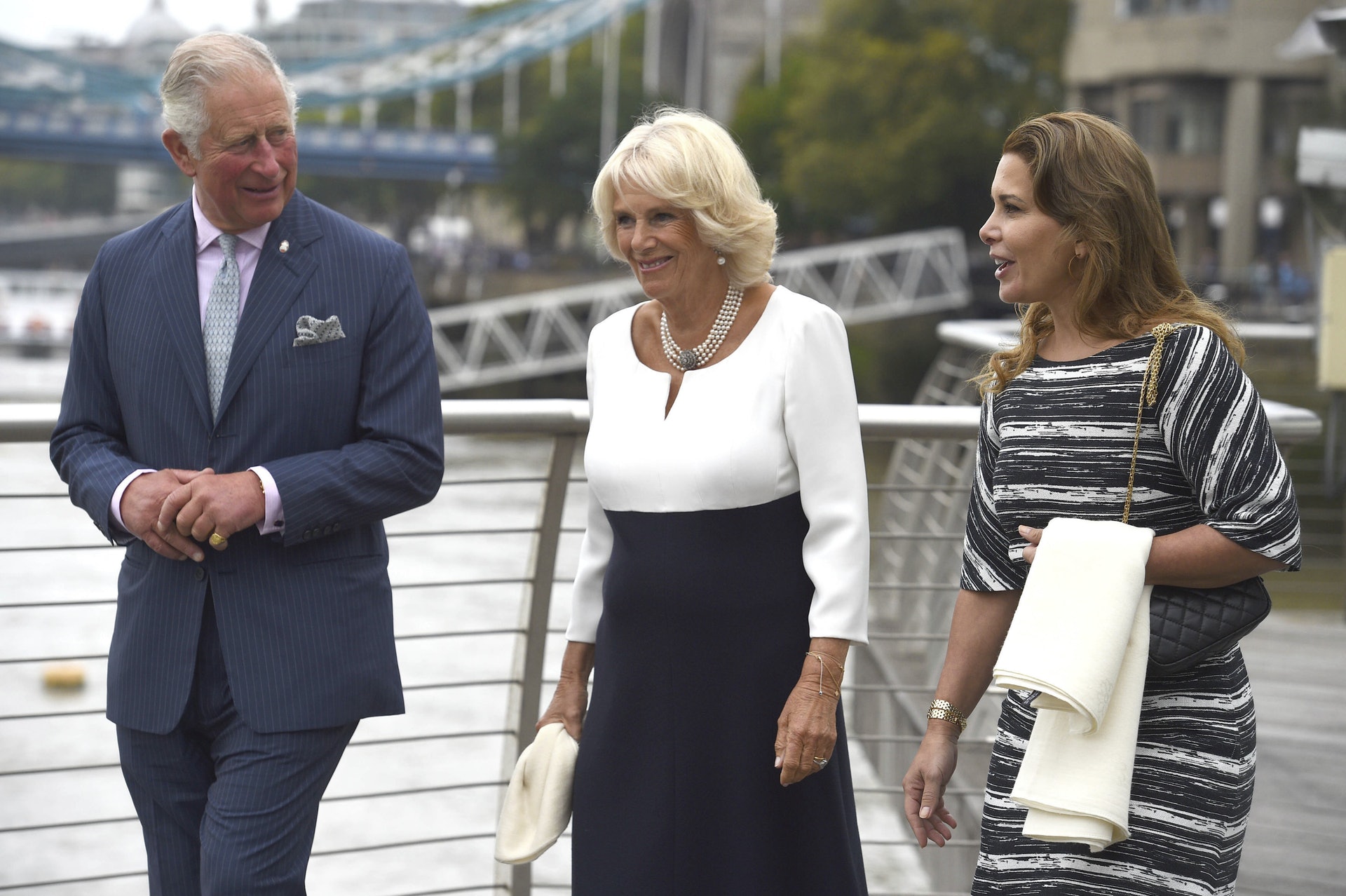 杜拜王妃:2018年,哈亞曾訪問英國,與查理斯王子(Prince Charles)和卡米拉(Camilla)見面。(AP)