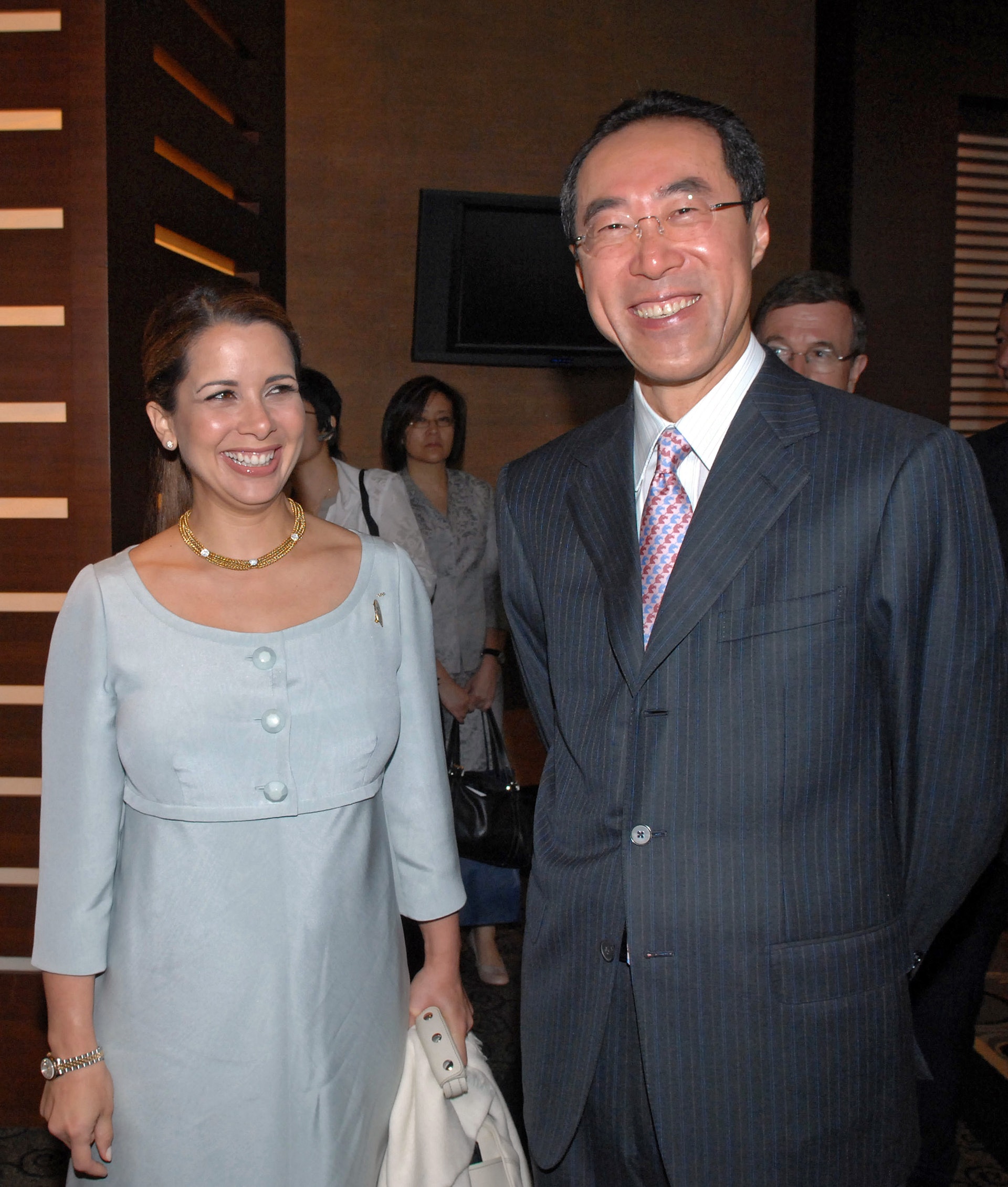 杜拜王妃:哈亞曾任國際馬術總會(Federation of Equestrian International)會長,並在2007年香港籌備奧運馬術項目時訪港,與時任政務司司長唐英年會面。(AFP)