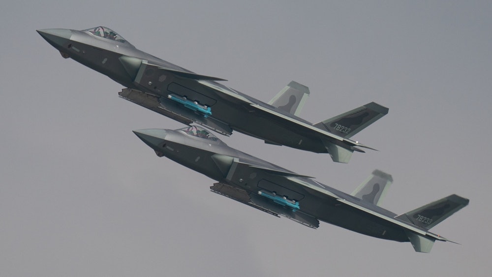 北部戰區空軍某航空旅獲授「強軍先鋒大隊」 料配備殲20保衛首都 北部戰區空軍某航空旅獲授「強軍先鋒大隊」 料配備殲20保衛首都