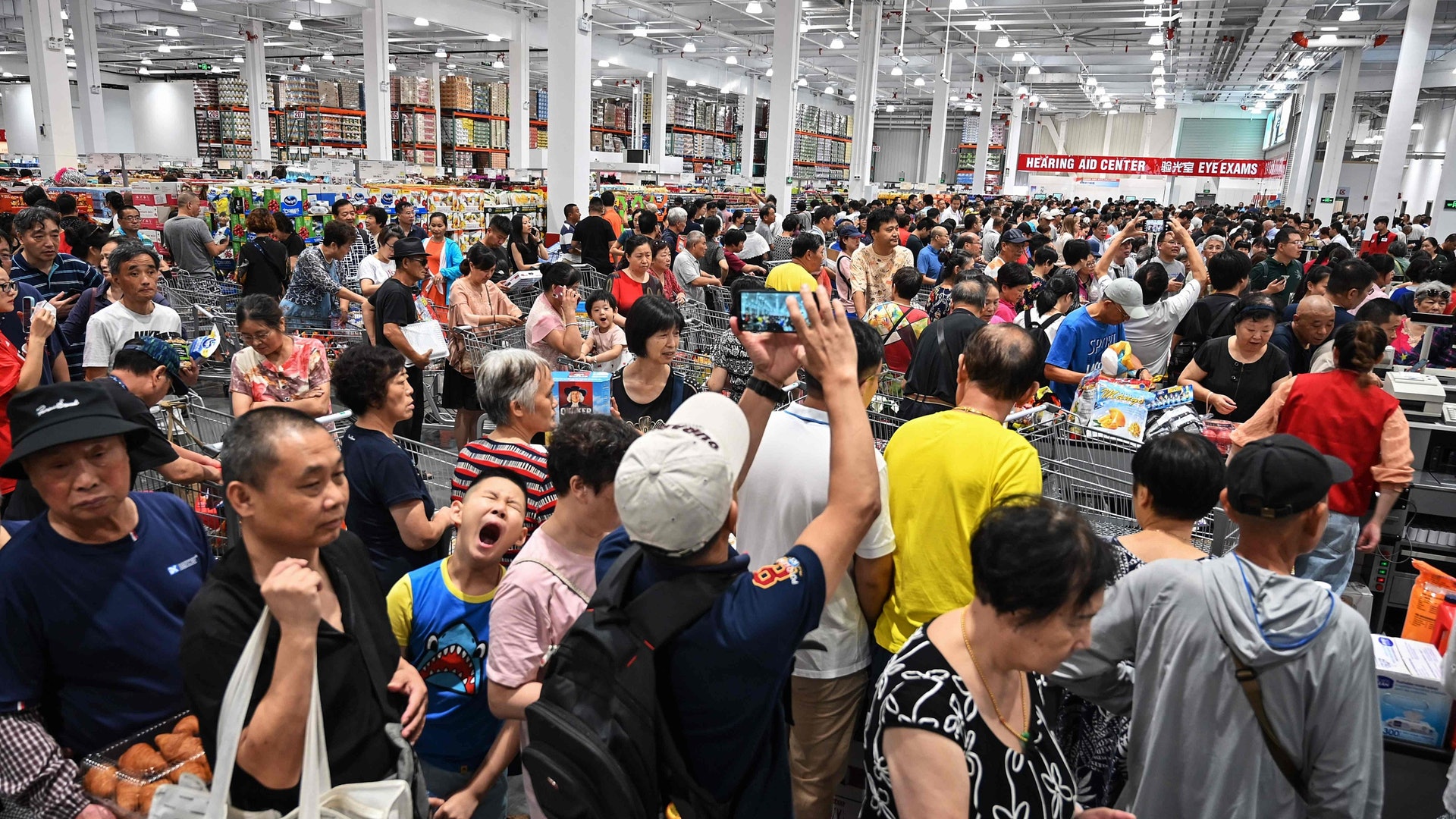 Costco上海店開幕逼爆提早關門 環時稱顯示中國消費者強大購買力 Costco上海店開幕逼爆提早關門 環時稱顯示中國消費者強大購買力