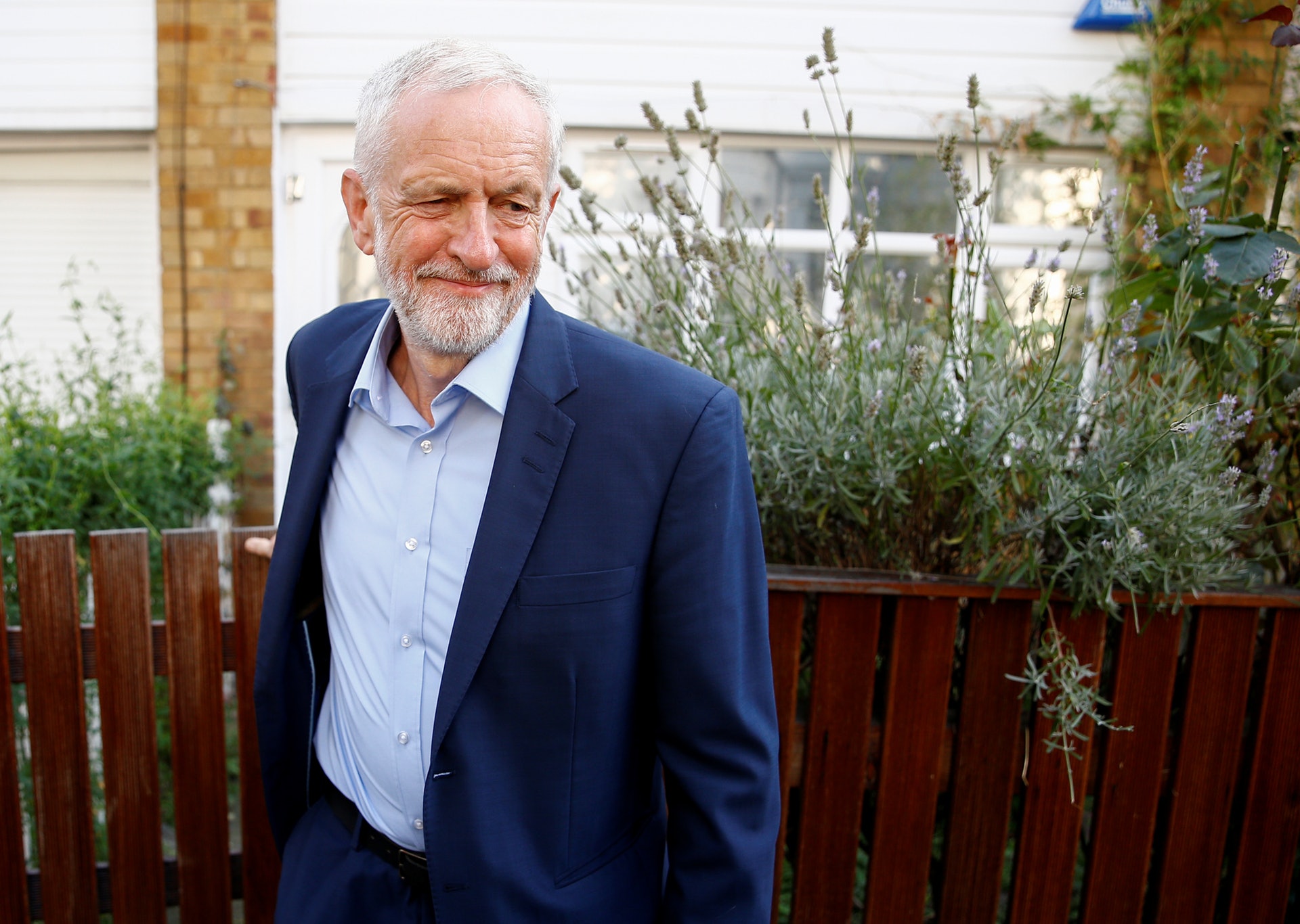 英國脱歐:工黨黨魁郝爾彬計劃將約翰遜趕下台,但在野黨不少聲音都反對由前者擔任看守首相。(路透社) 英國脱歐:工黨黨魁郝爾彬計劃將約翰遜趕下台,但在野黨不少聲音都反對由前者擔任看守首相。(路透社)