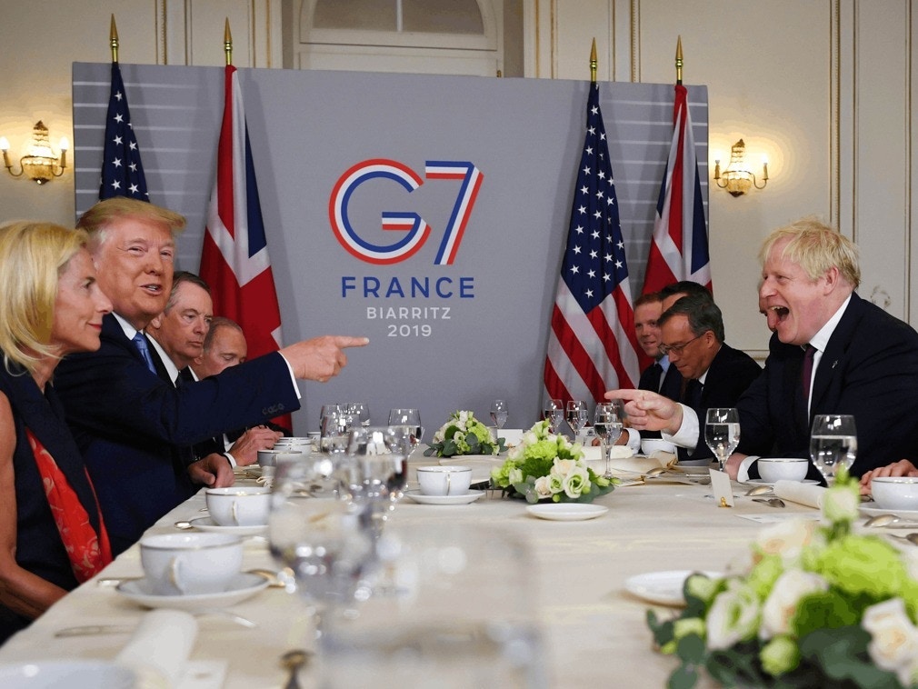 約翰遜(右一)持有許多和特朗普(左二)一致的觀點。(Reuters) 約翰遜(右一)持有許多和特朗普(左二)一致的觀點。(Reuters)