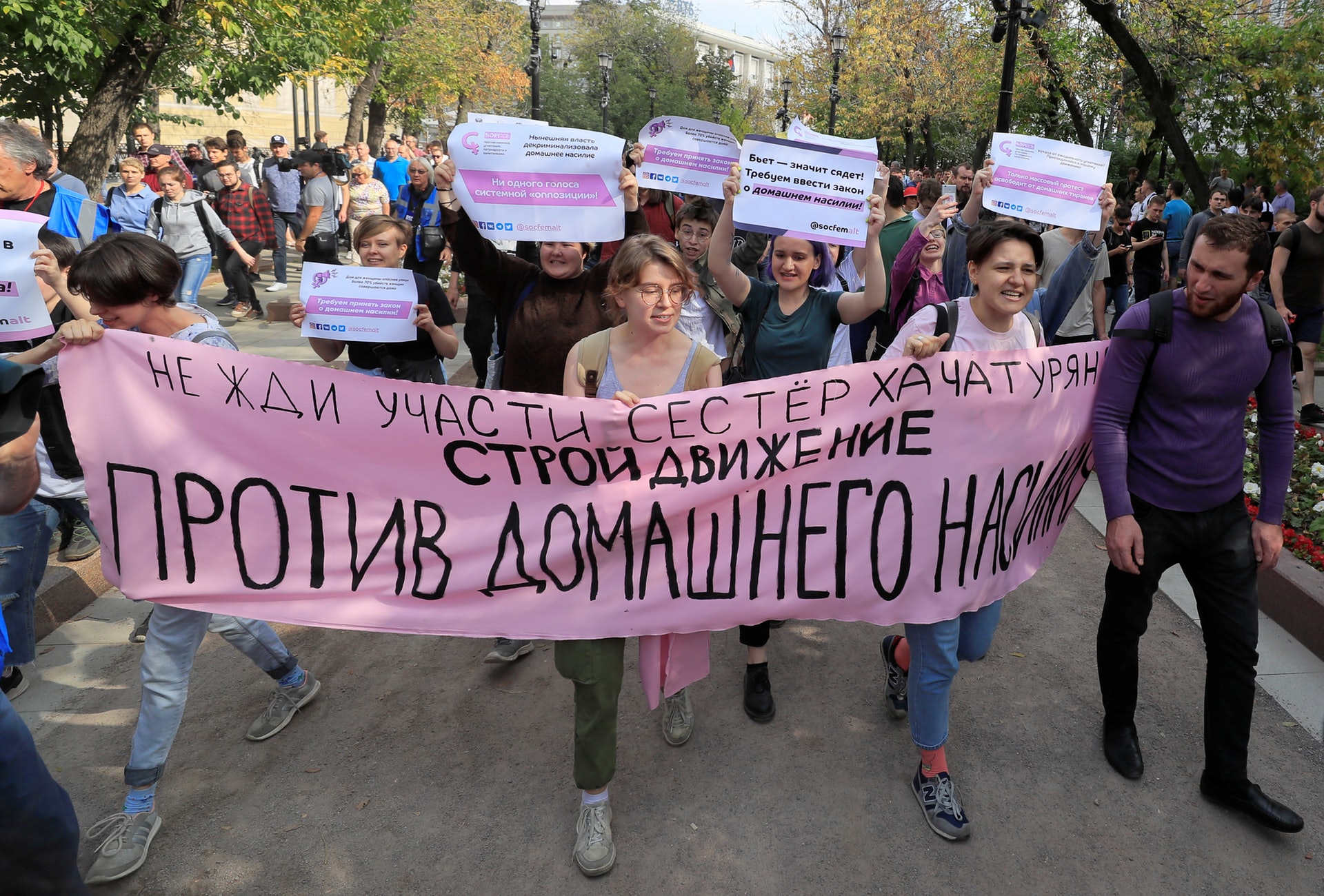 俄羅斯示威:數以千計示威者上街要求公平選舉。(美聯社)