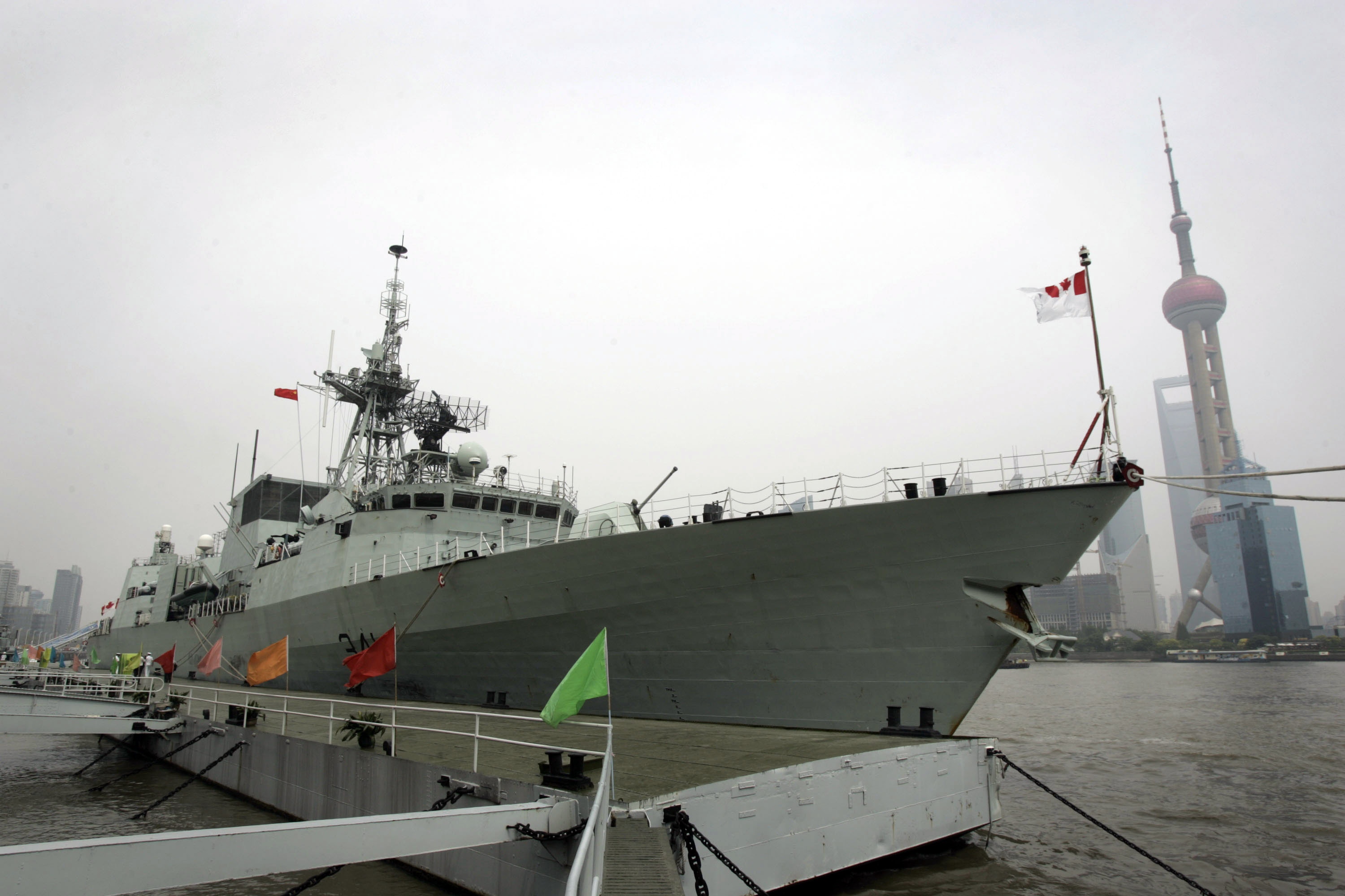 加拿大政府9月10日證實，渥太華號護衛艦當日穿越台灣海峽。（AP）