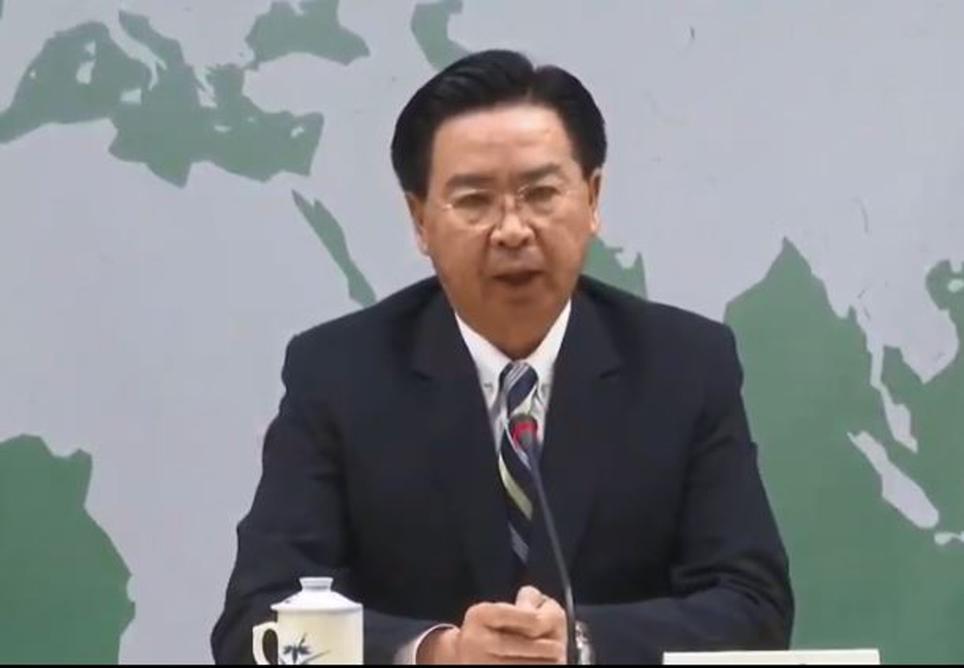 台灣外交部部長吳釗燮宣布台灣和基里巴斯斷交消息。（影片截圖）