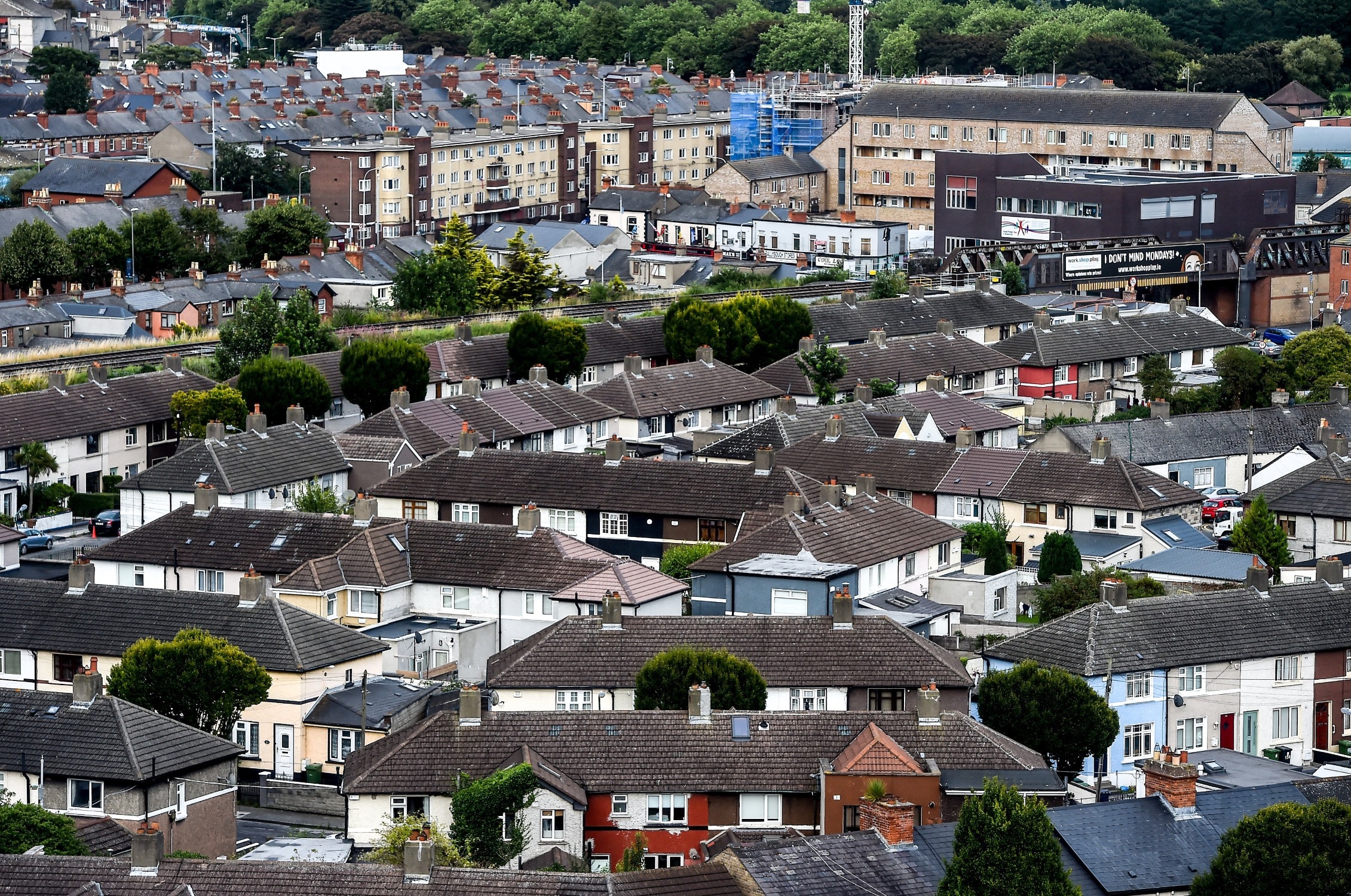 圖為愛爾蘭首都都柏林一個住宅區。（Getty Images）