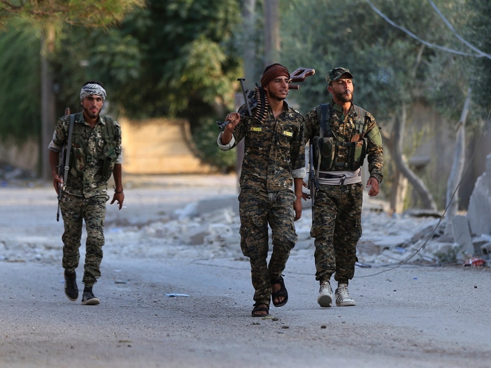 圖為2019年10月7日土耳其武裝部隊在土敘邊境地帶執行任務。(AP) 圖為2019年10月7日土耳其武裝部隊在土敘邊境地帶執行任務。(AP)