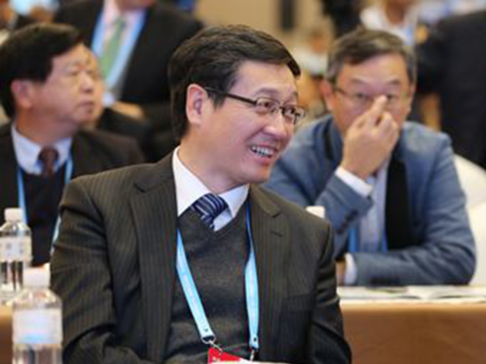 点击图片看原样大小图片