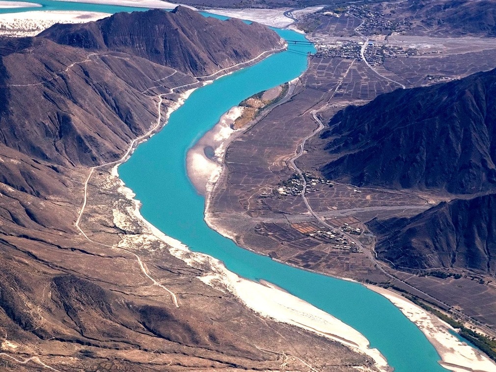 雅魯藏布江被稱為「天河」，印度多次擔憂中國修建水電站截斷水源。（VCG）