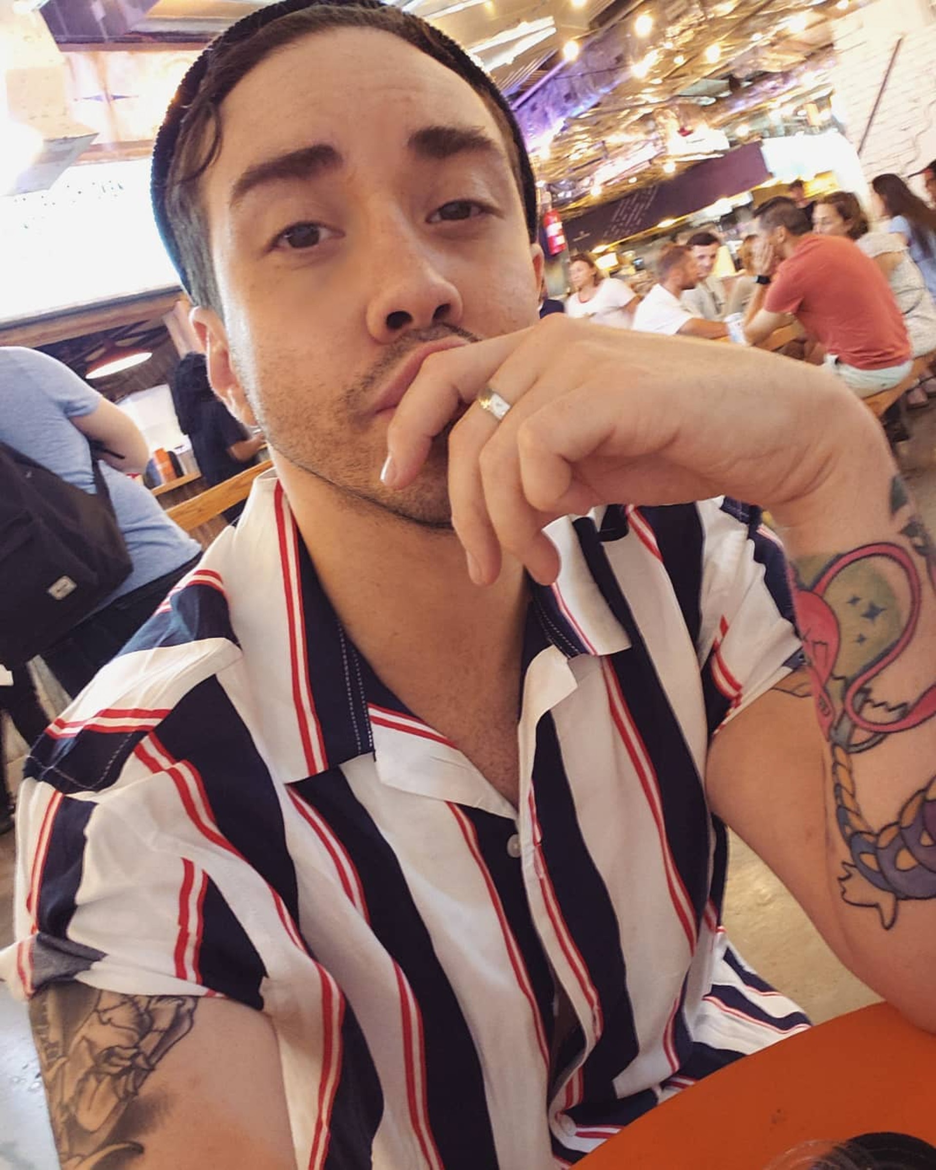 你能想像這位帥哥,變裝後會變成什麼模樣呢?(Instagram@phiphiohara) 你能想像這位帥哥,變裝後會變成什麼模樣呢?(Instagram@phiphiohara)
