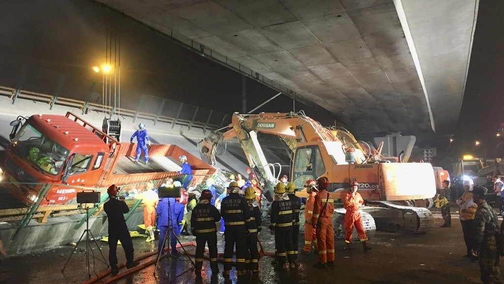 【無錫高架橋坍塌】兩涉事貨車超載4倍　總重量達318噸