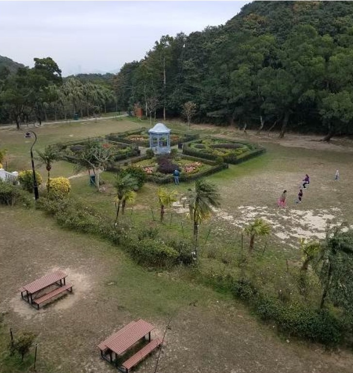 【山頂花園】地方夠大,而且很空曠。(海濱事務委員簡報) 【山頂花園】地方夠大,而且很空曠。(海濱事務委員簡報)
