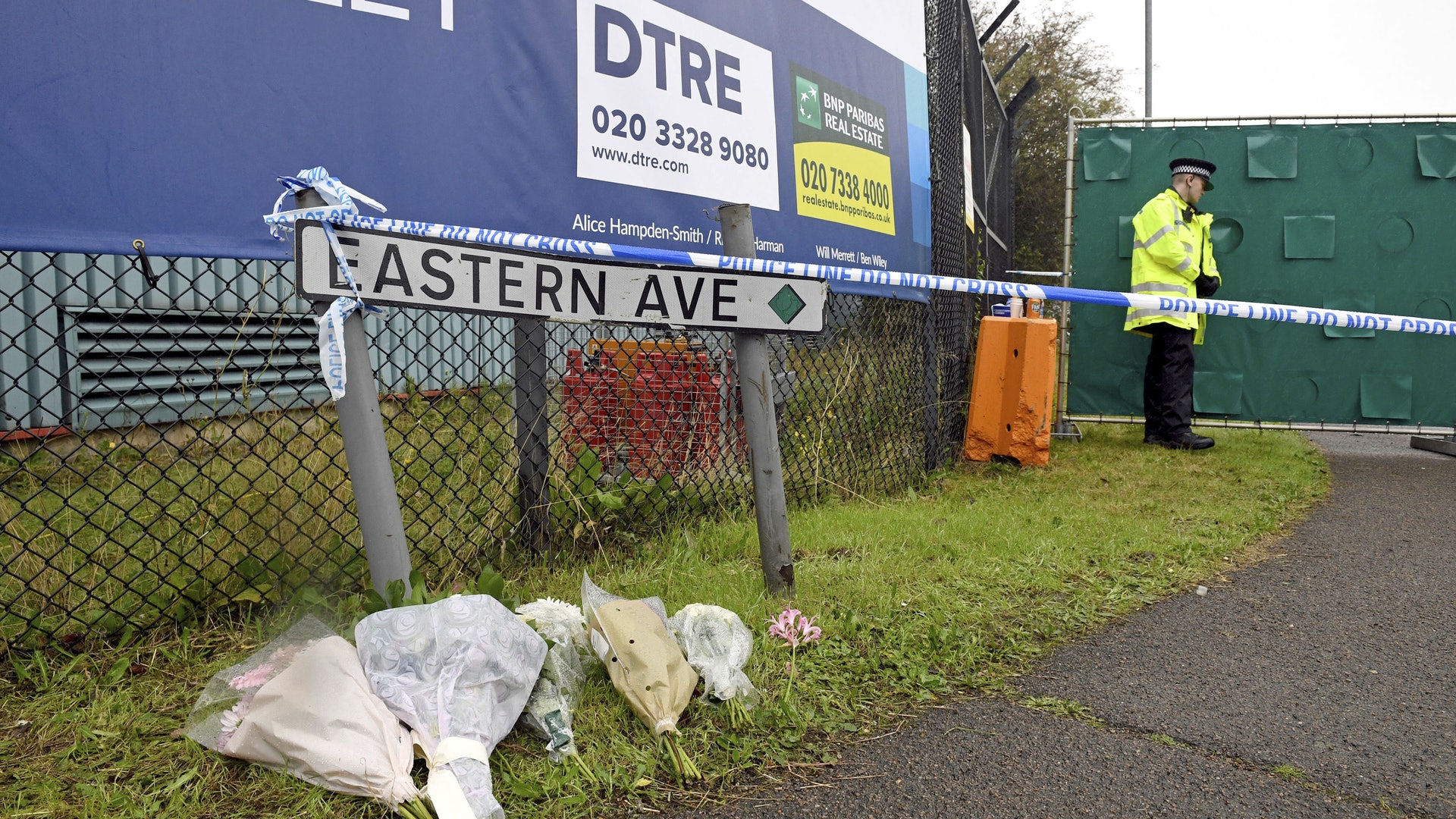 英國貨櫃車藏屍案 首批遺體運抵醫院解剖 英國貨櫃車藏屍案 首批遺體運抵醫院解剖