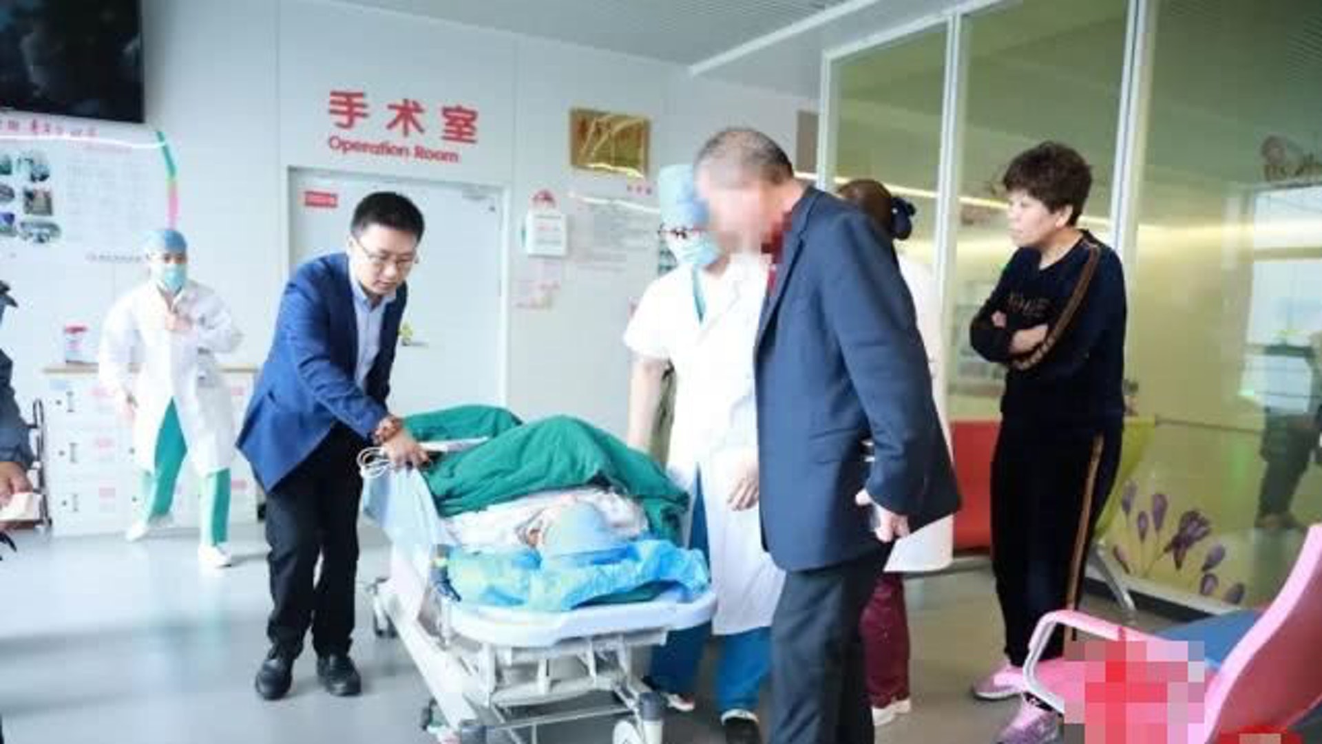 手術順利進行,67歲孕婦誕下女嬰。(網上圖片) 手術順利進行,67歲孕婦誕下女嬰。(網上圖片)