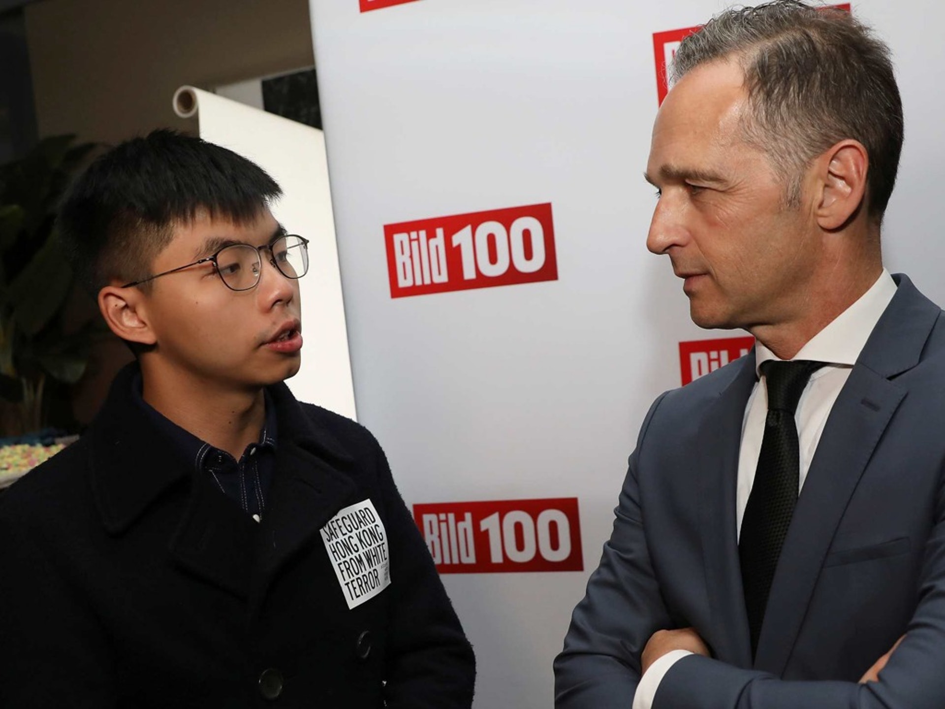 10月10日,德國外交部駁斥中方的批評,強調外長與各國公民社會的代表會晤是正常行為。馬斯(右)也強調,德國政府始終支持言論自由。(Reuters) 10月10日,德國外交部駁斥中方的批評,強調外長與各國公民社會的代表會晤是正常行為。馬斯(右)也強調,德國政府始終支持言論自由。(Reuters)