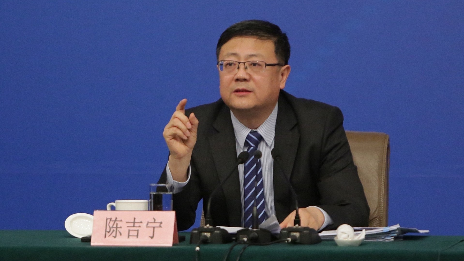 新華社:李強卸任上海市委書記 原北京市長陳吉寧接任 新華社:李強卸任上海市委書記 原北京市長陳吉寧接任
