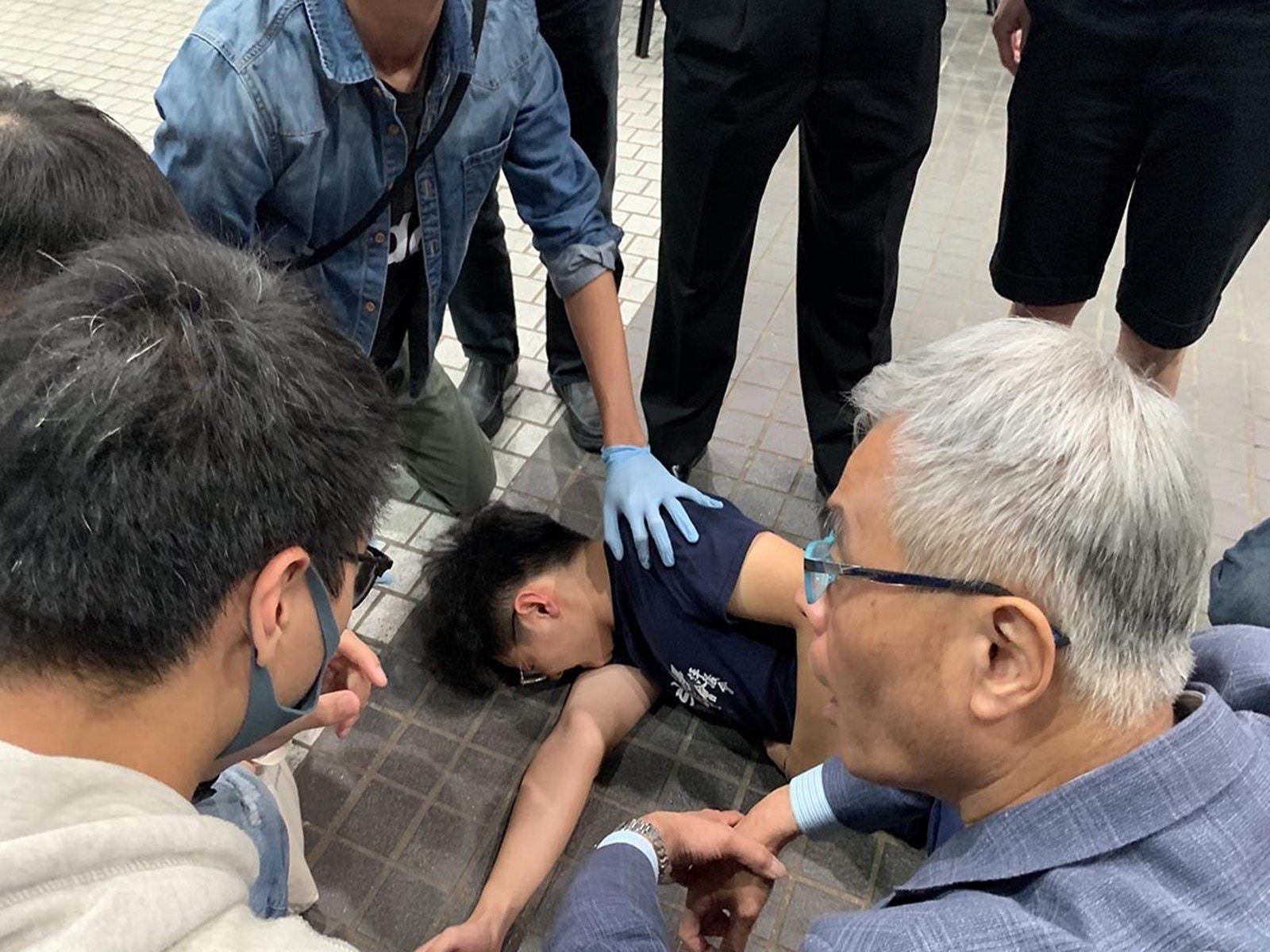 香港科大学生坠楼案发酵内地生在校内被 私了 Sunetmedia 香港科大学生坠楼案发酵内地生在校内被 私了 Sunetmedia