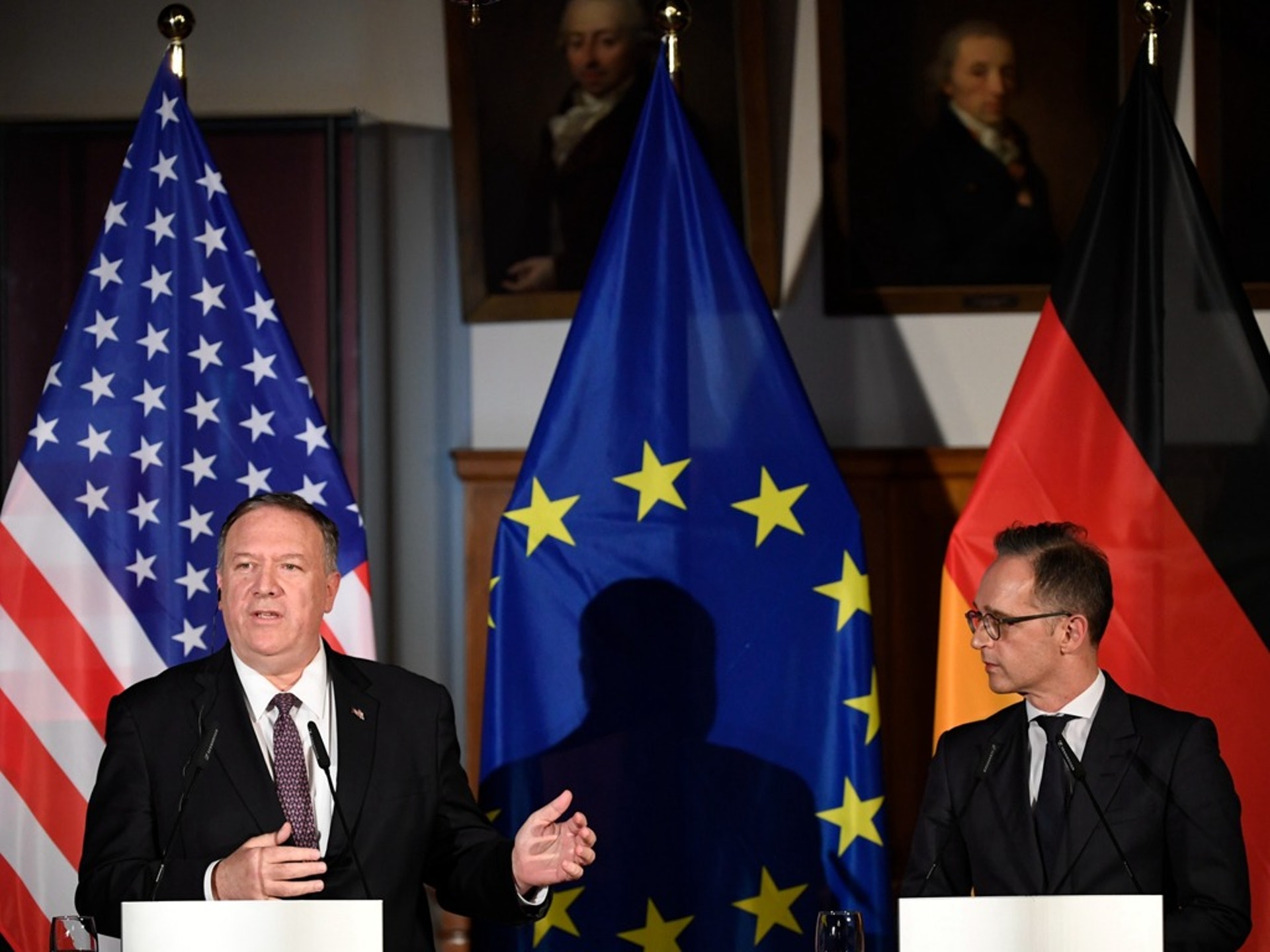 2019年11月7日,為紀念柏林牆倒塌30周年,正在德國訪問的美國國務卿蓬佩奧表示,盟友必須應對當前來自中國的潛在長期威脅。(AP)