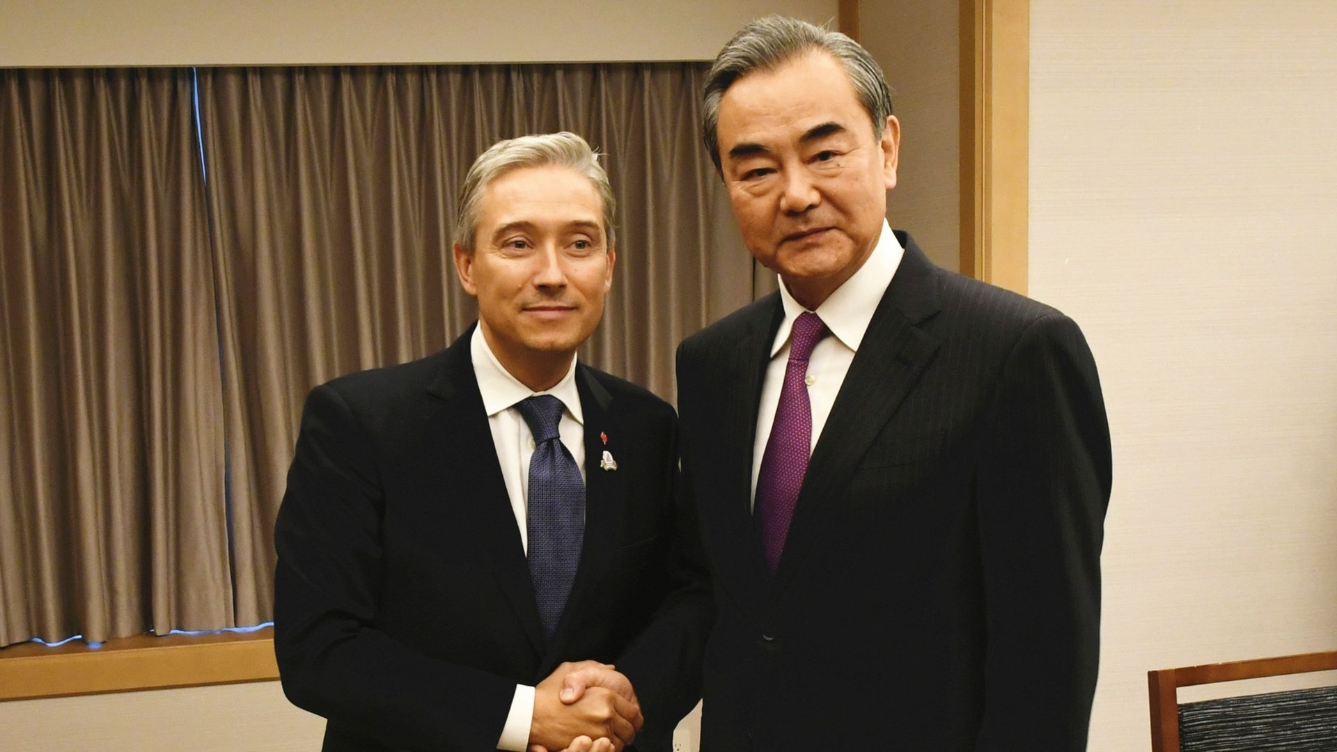 中國國務委員兼外交部長王毅會見新任加拿大外長商鵬飛(François-Philippe Champagne)。(資料圖片) 中國國務委員兼外交部長王毅會見新任加拿大外長商鵬飛(François-Philippe Champagne)。(資料圖片)