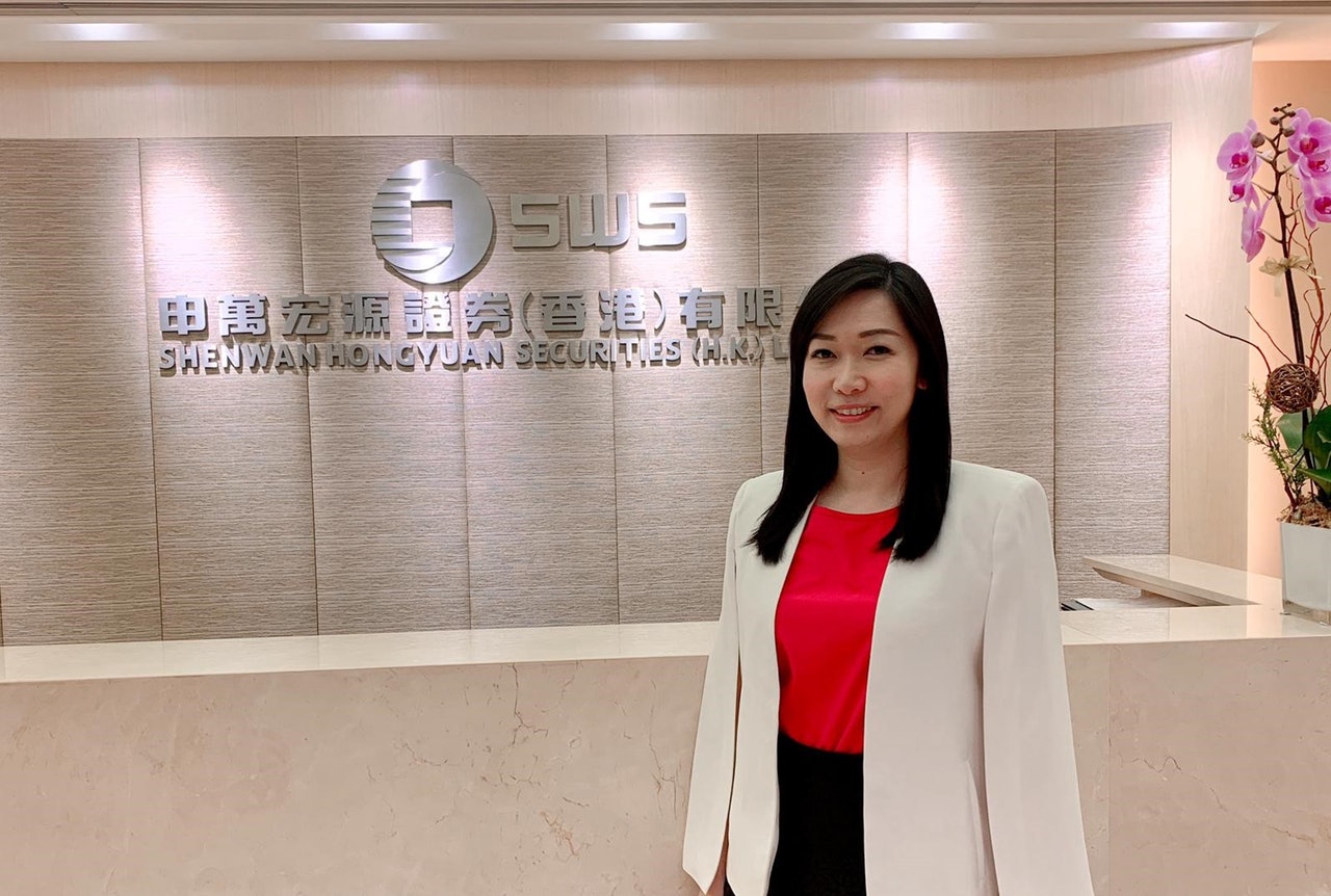 申萬宏源投資顧問部主管麥嘉嘉建議,現價不宜追入,始終今天有好消息出貨的可能。(受訪者提供) 申萬宏源投資顧問部主管麥嘉嘉建議,現價不宜追入,始終今天有好消息出貨的可能。(受訪者提供)