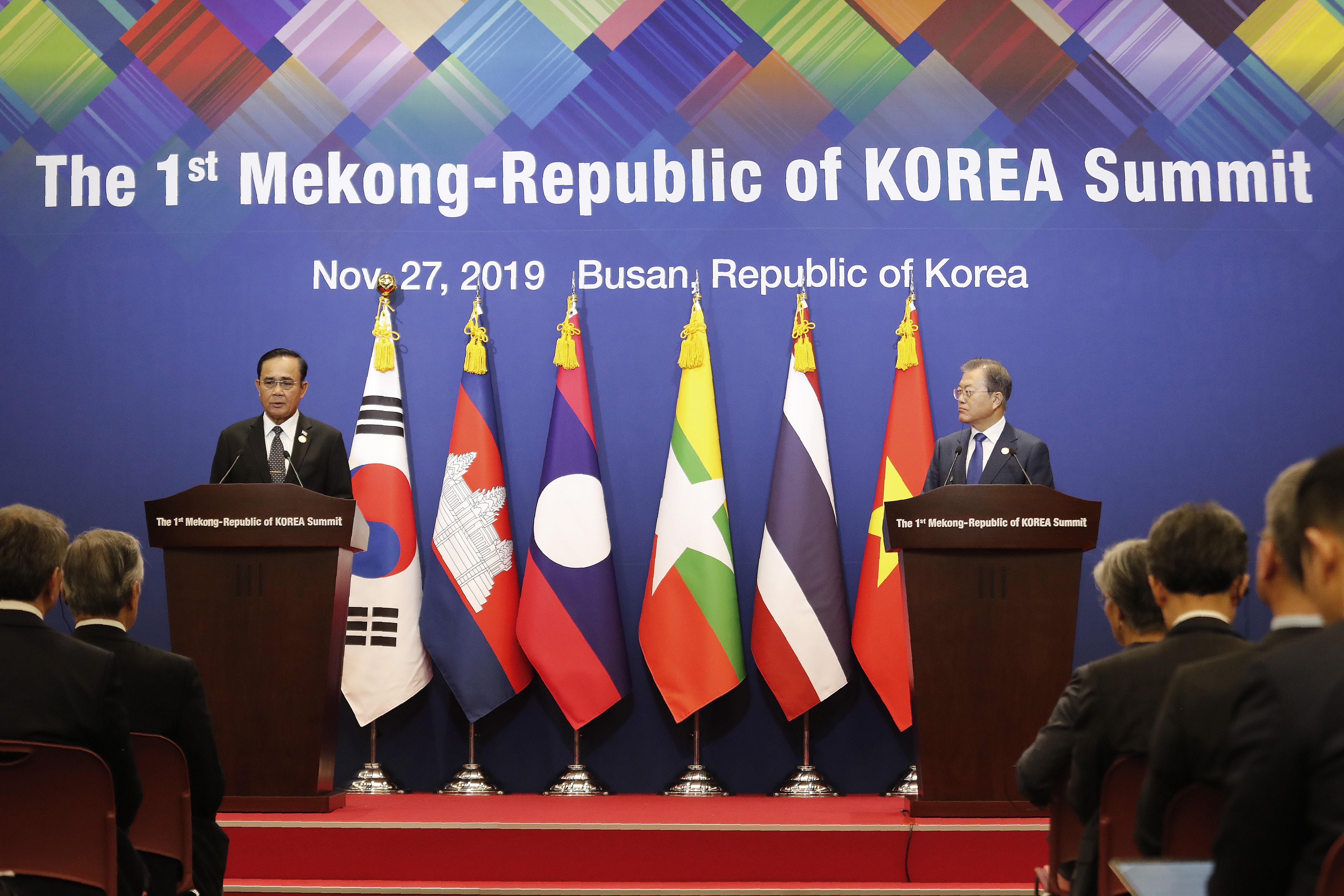 泰国总理巴育与文在寅会面后，举行记者会。（Getty Images）