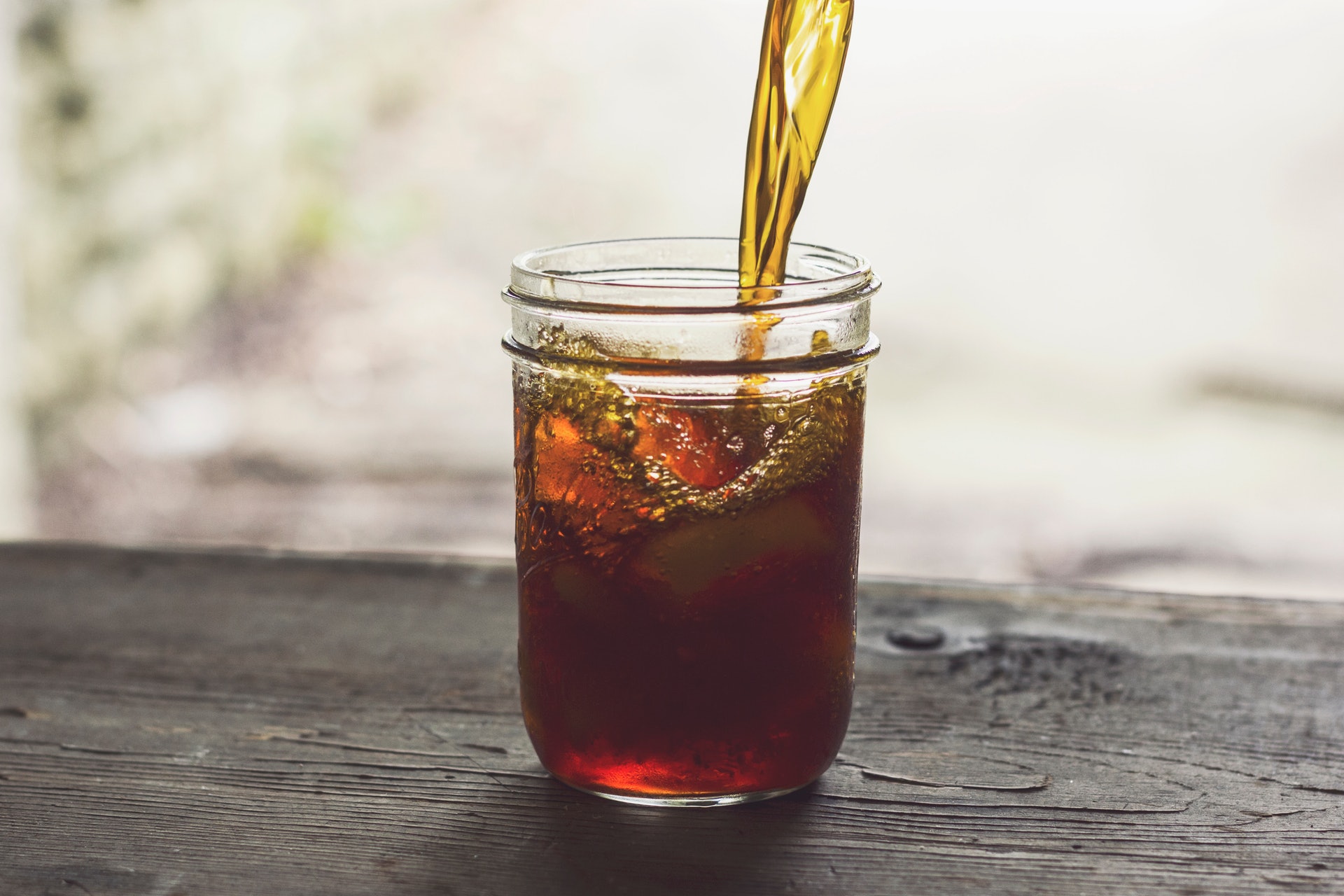 炎炎夏日中點少得凍飲,但飲太多小心傷脾胃!(Matt Hoffman/Unsplash) 炎炎夏日中點少得凍飲,但飲太多小心傷脾胃!(Matt Hoffman/Unsplash)