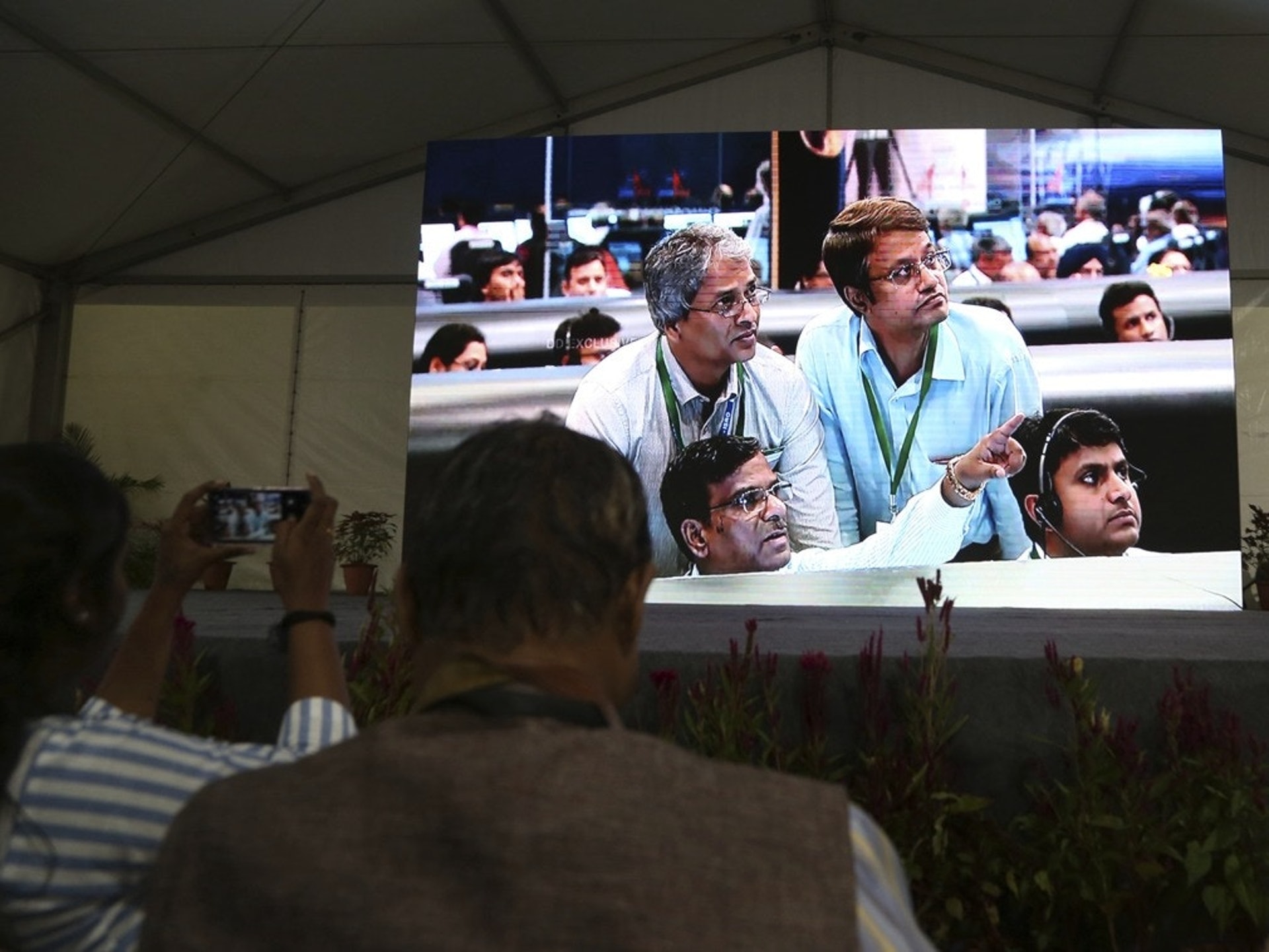 不過在降落進入倒計時,「月船2號」着陸器突然失聯。當時,着陸器距離月球表面只有2.1公里。(AP)