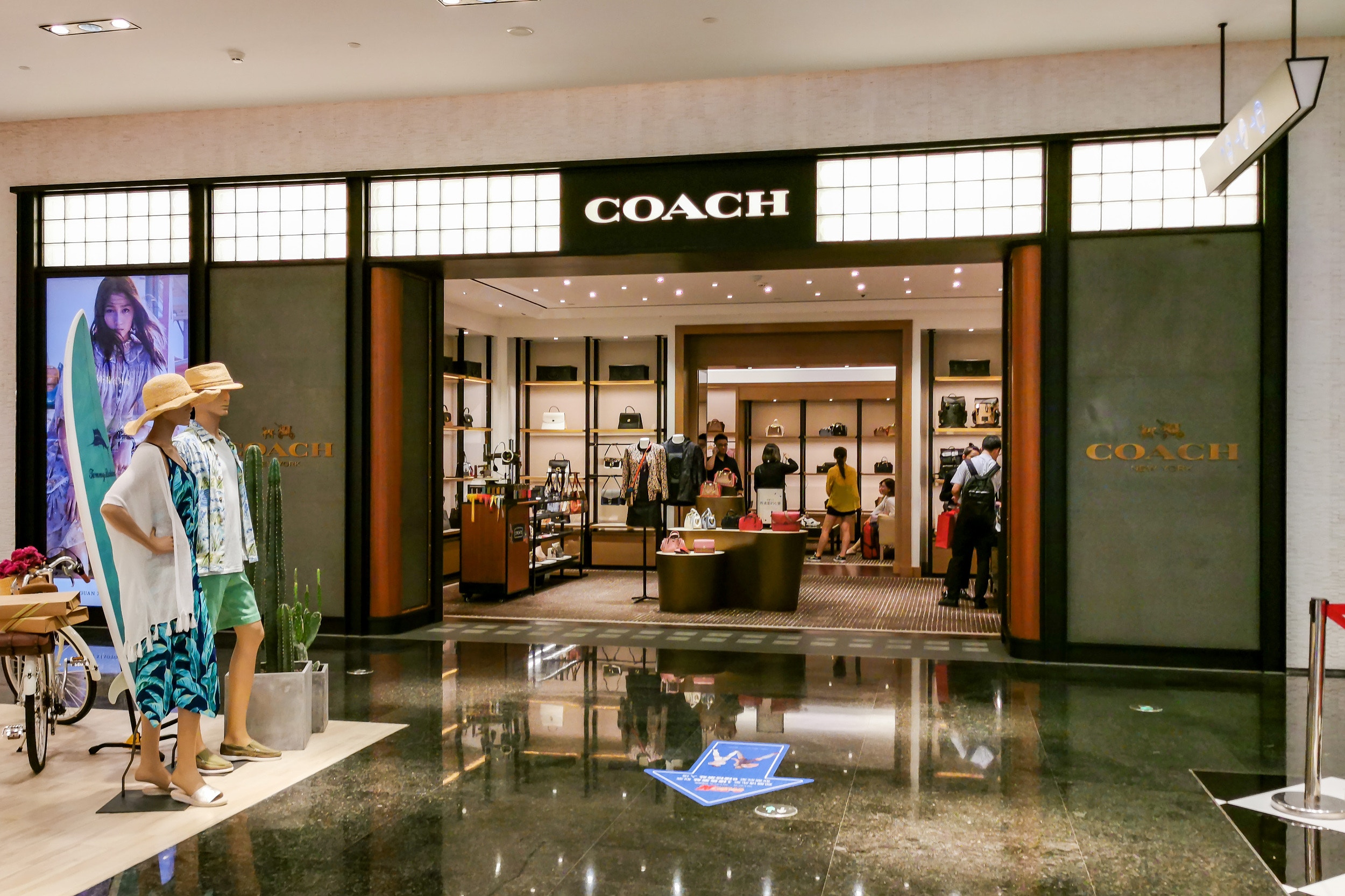 上海抽檢市場服裝質量Coach、Tory Burch部分女裝列不合格