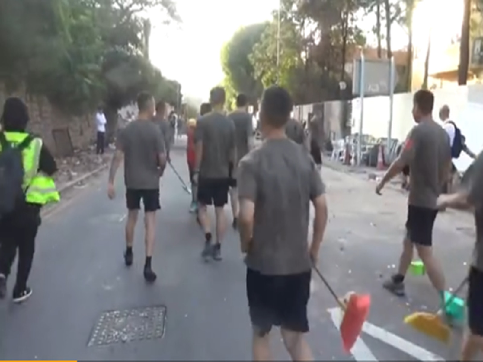 点击图片看原样大小图片